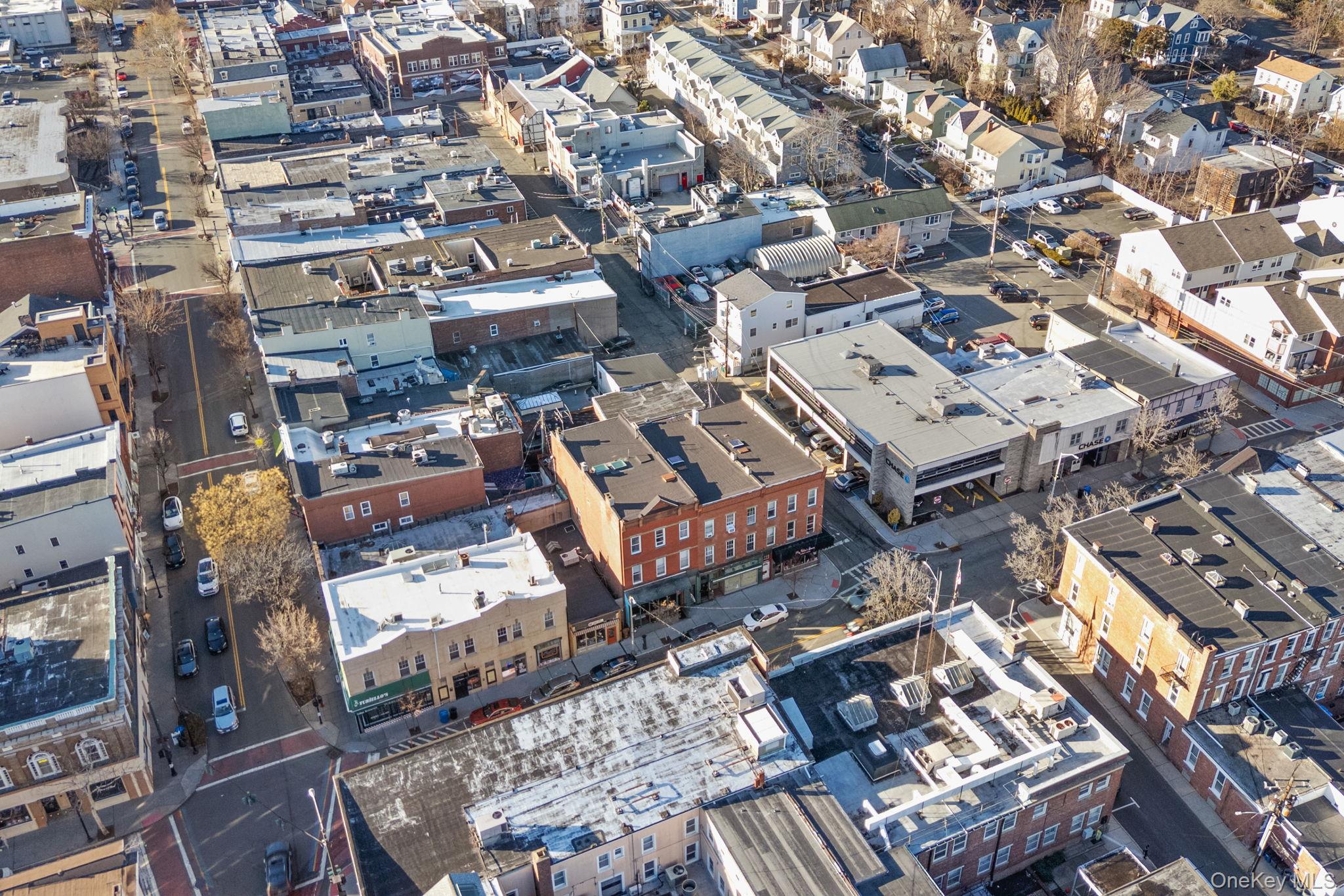 8 N Broadway Property Photo 8
