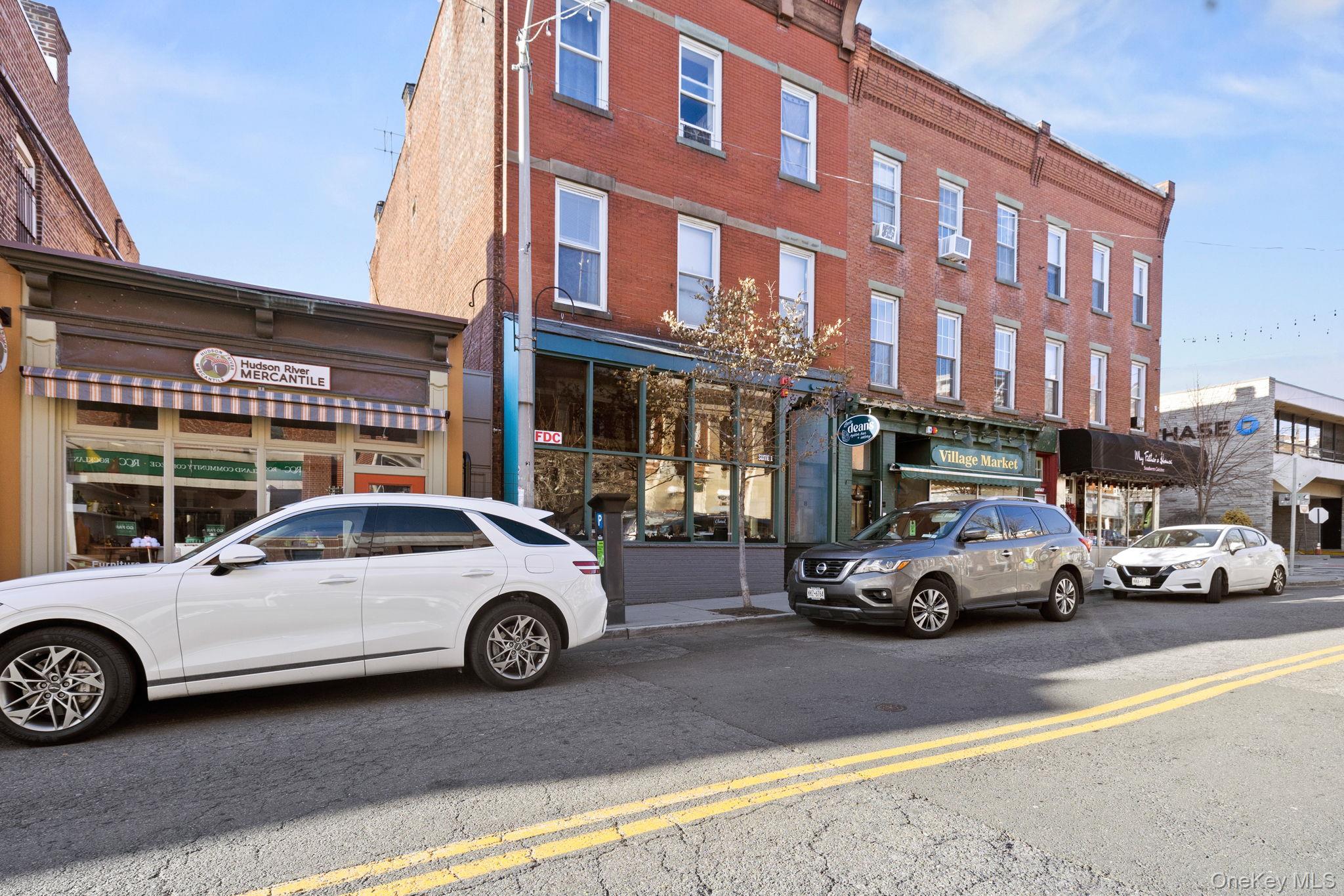 8 N Broadway Property Photo 11