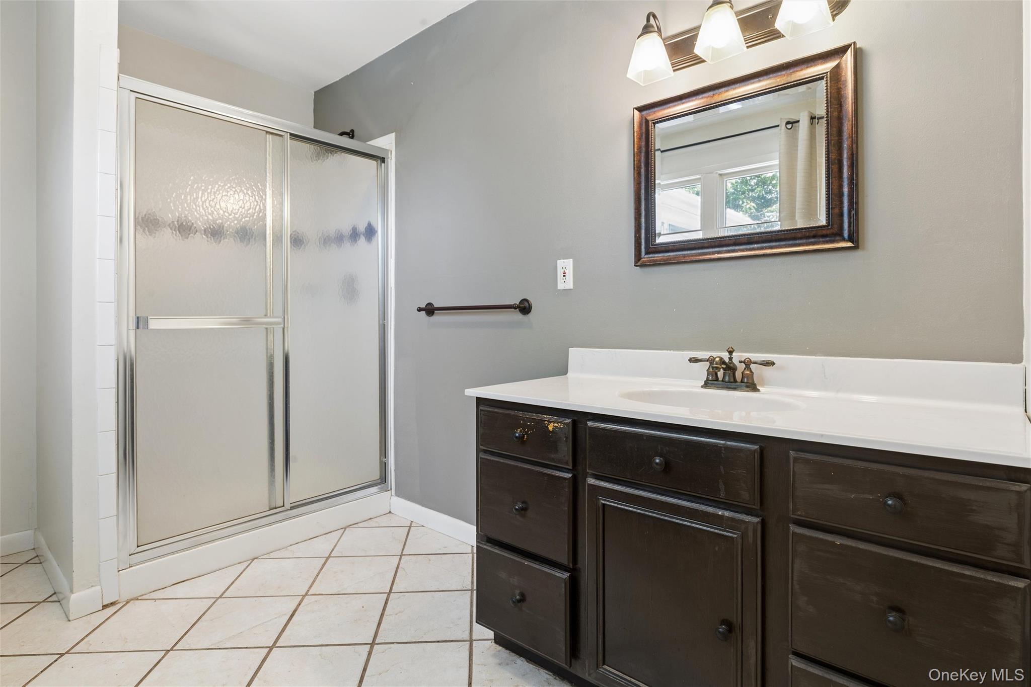 6205 Alvahs Lane Property Photo 9