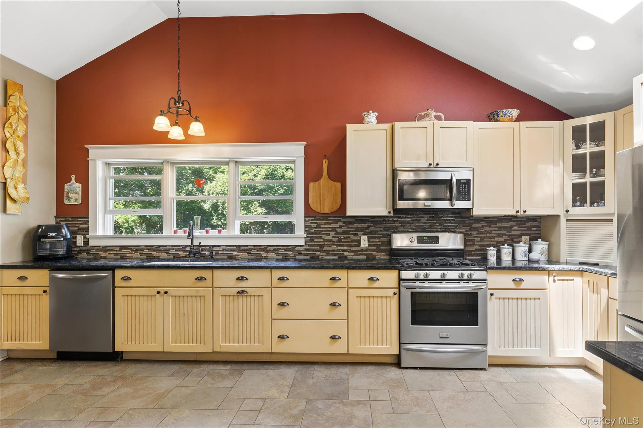 6205 Alvahs Lane Property Photo 13