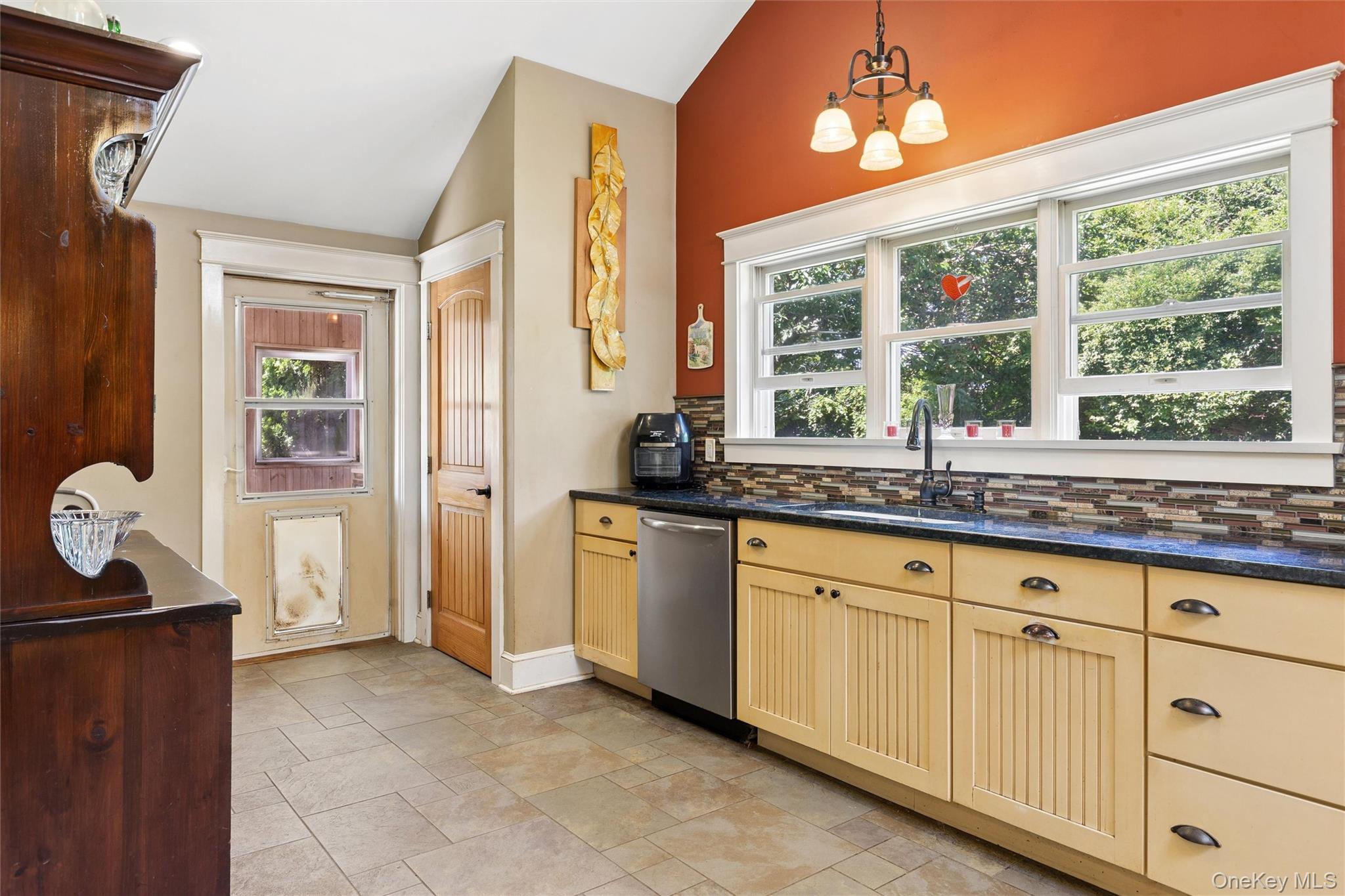 6205 Alvahs Lane Property Photo 15
