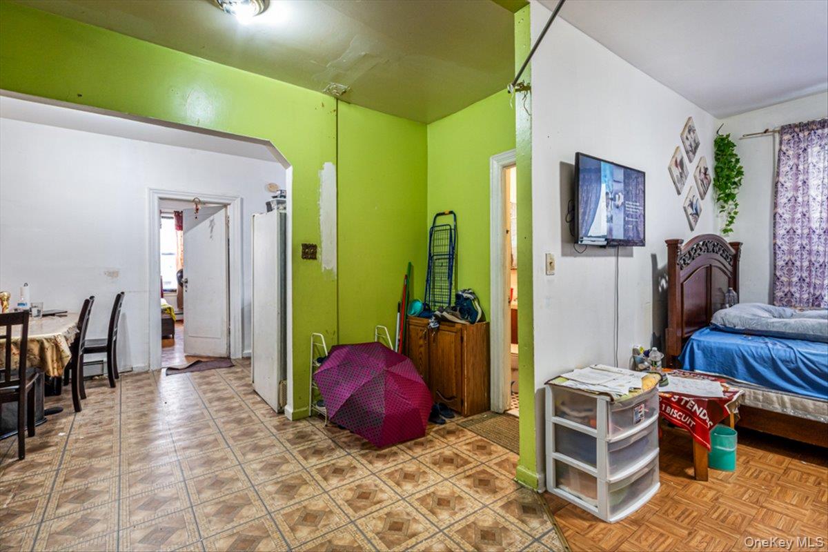 1715 Saint Peters Avenue Property Photo 21