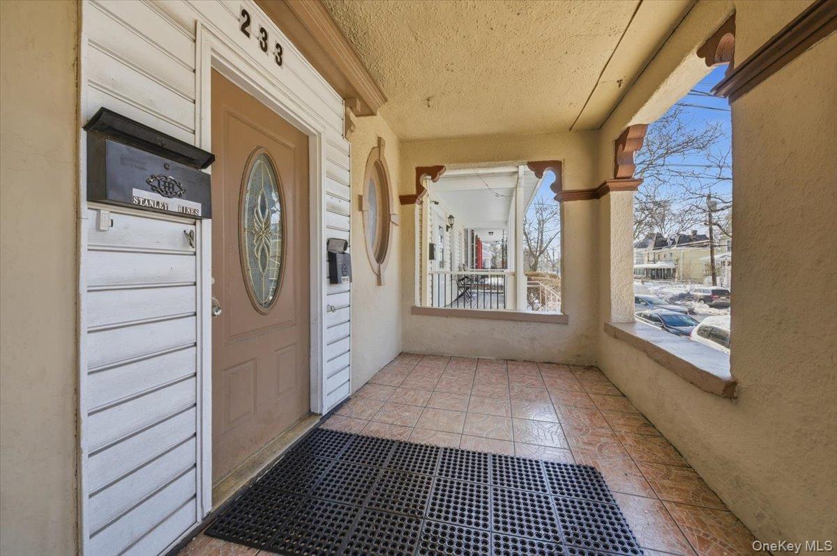 233 S 5th Avenue Property Photo 2