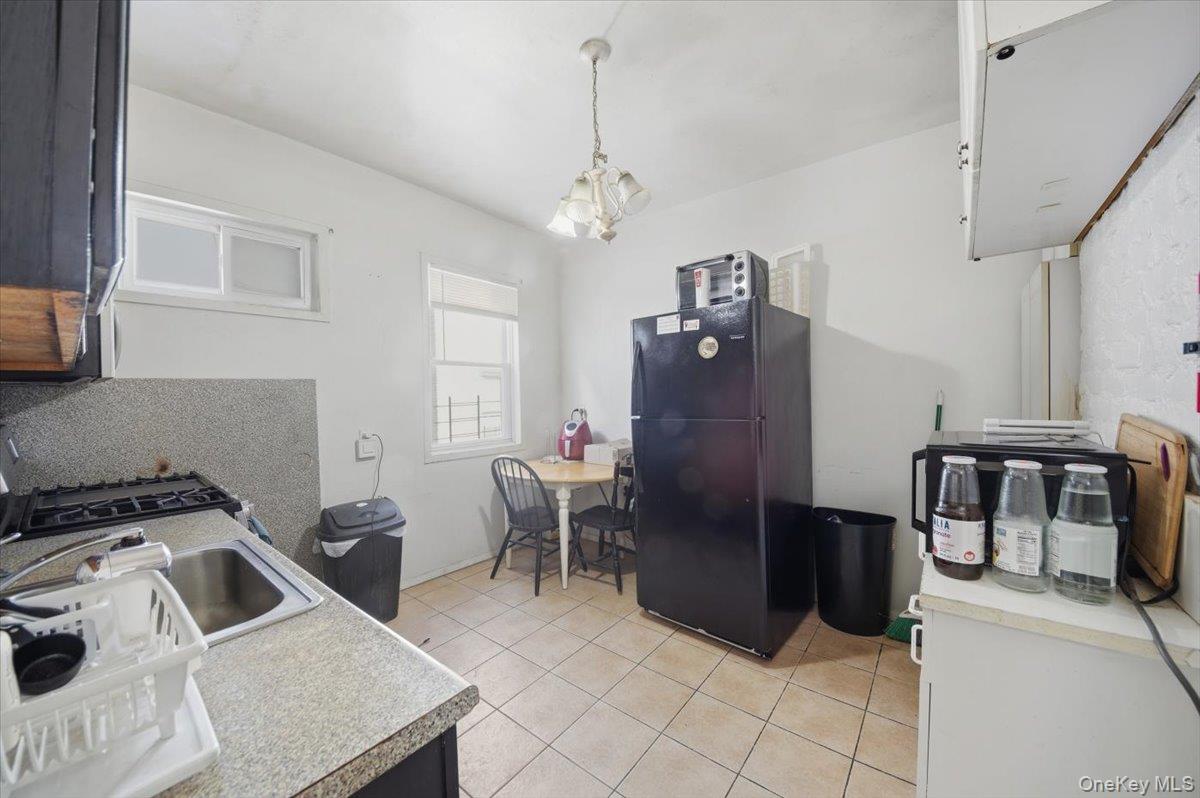 233 S 5th Avenue Property Photo 5