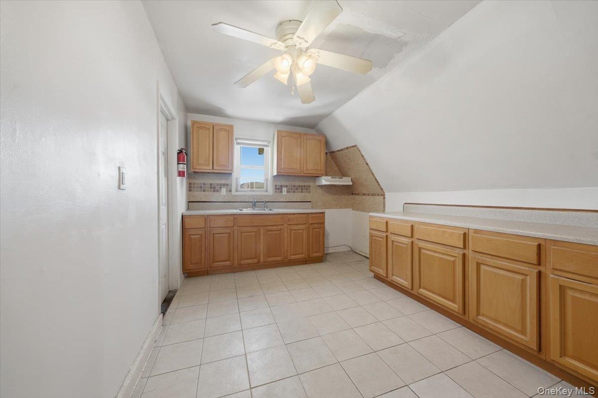 233 S 5th Avenue Property Photo 16