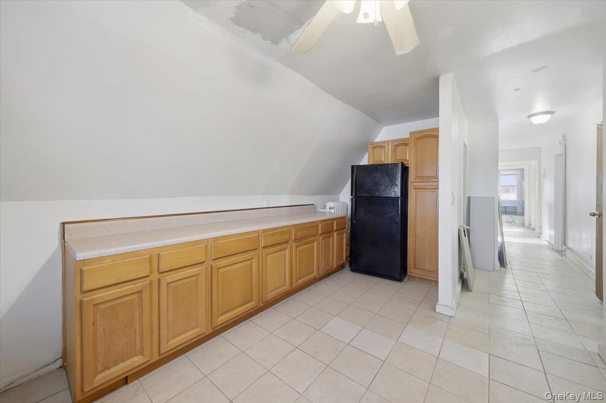 233 S 5th Avenue Property Photo 18