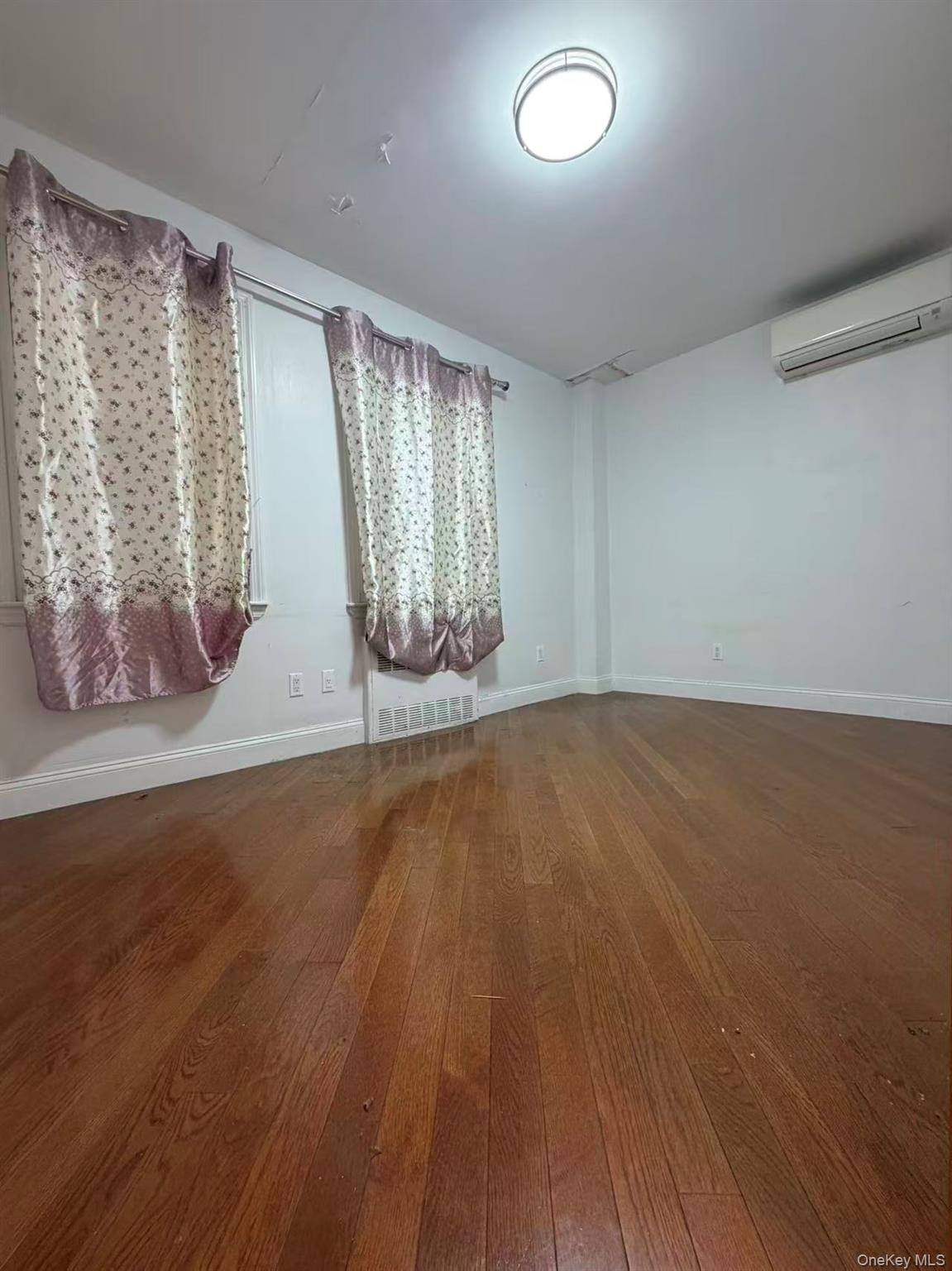3810 Neptune Avenue Property Photo 2