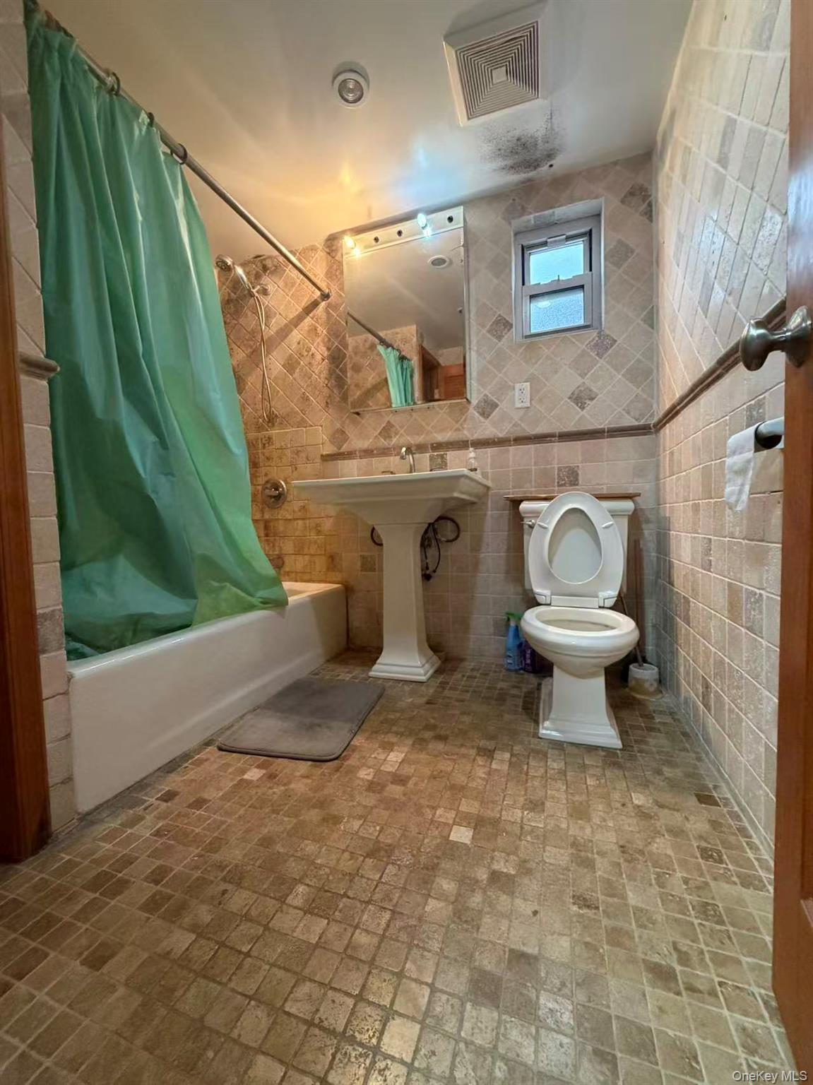 3810 Neptune Avenue Property Photo 6
