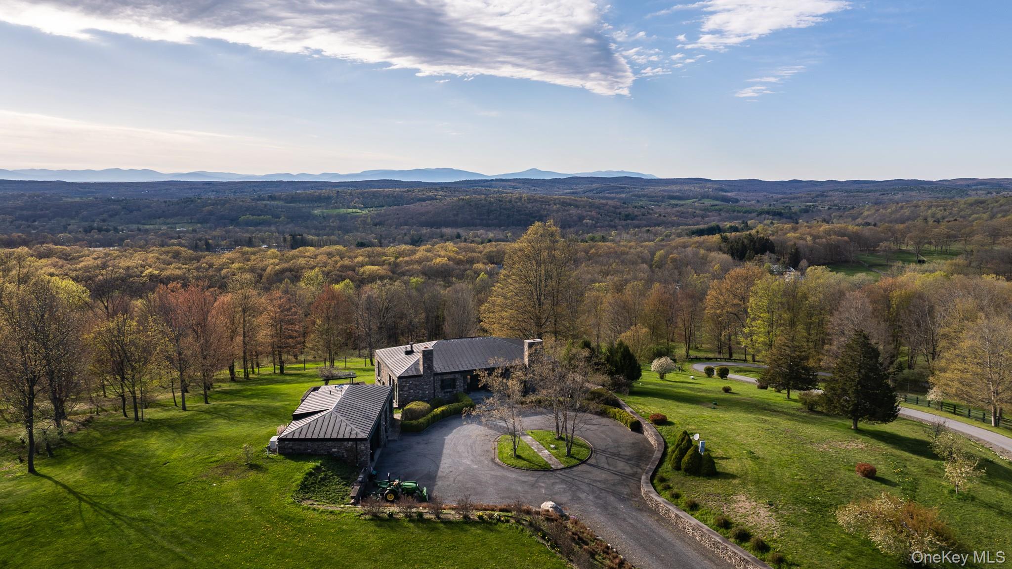 1135 Duell Road Property Photo 4