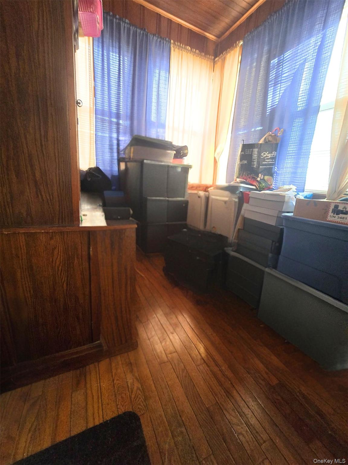 27 Midwood Street Property Photo 13