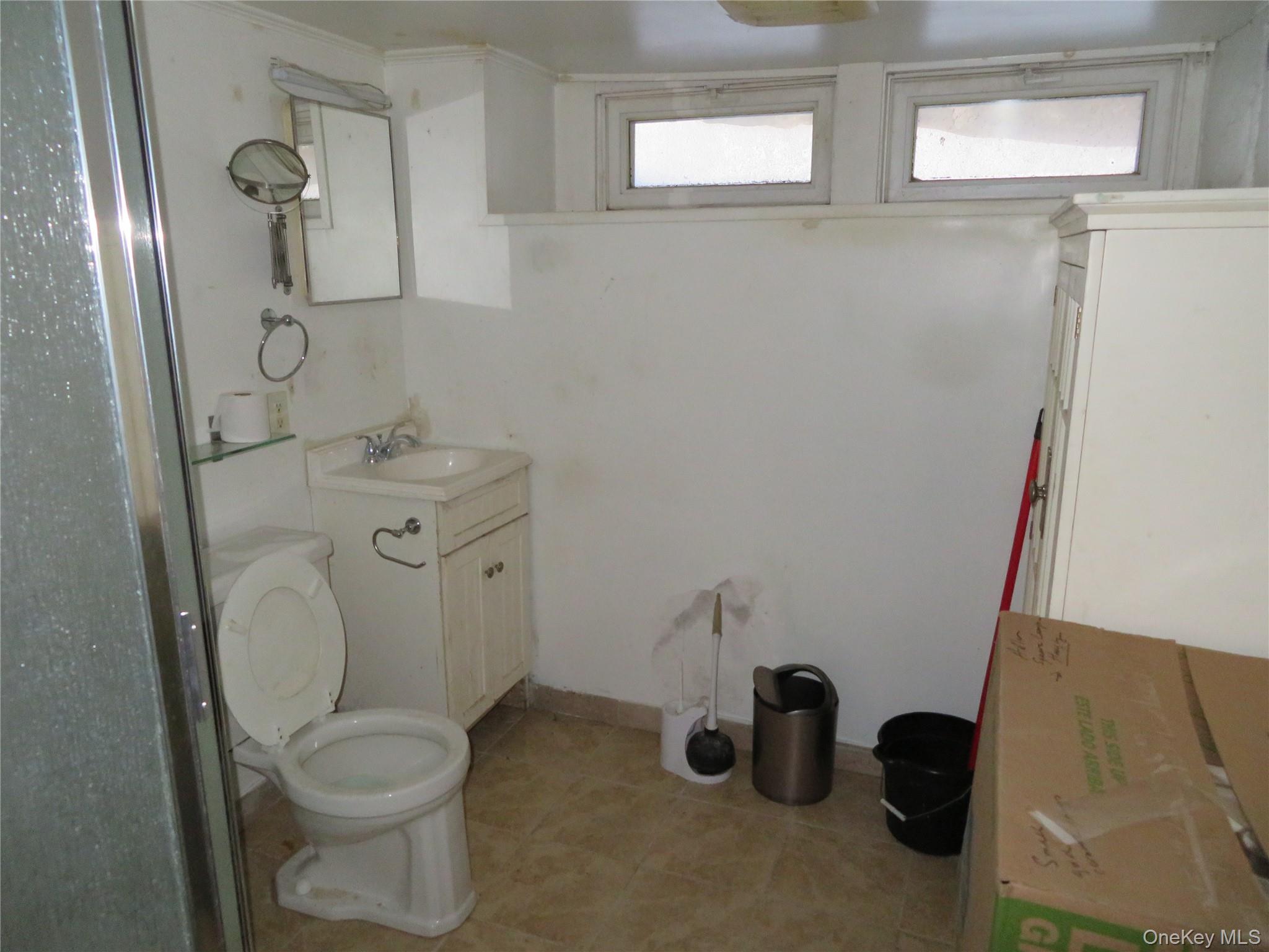 125 Hudson Terrace Property Photo 5