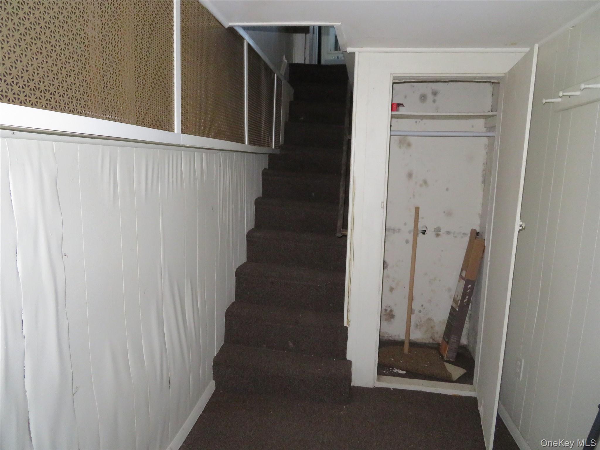 125 Hudson Terrace Property Photo 7
