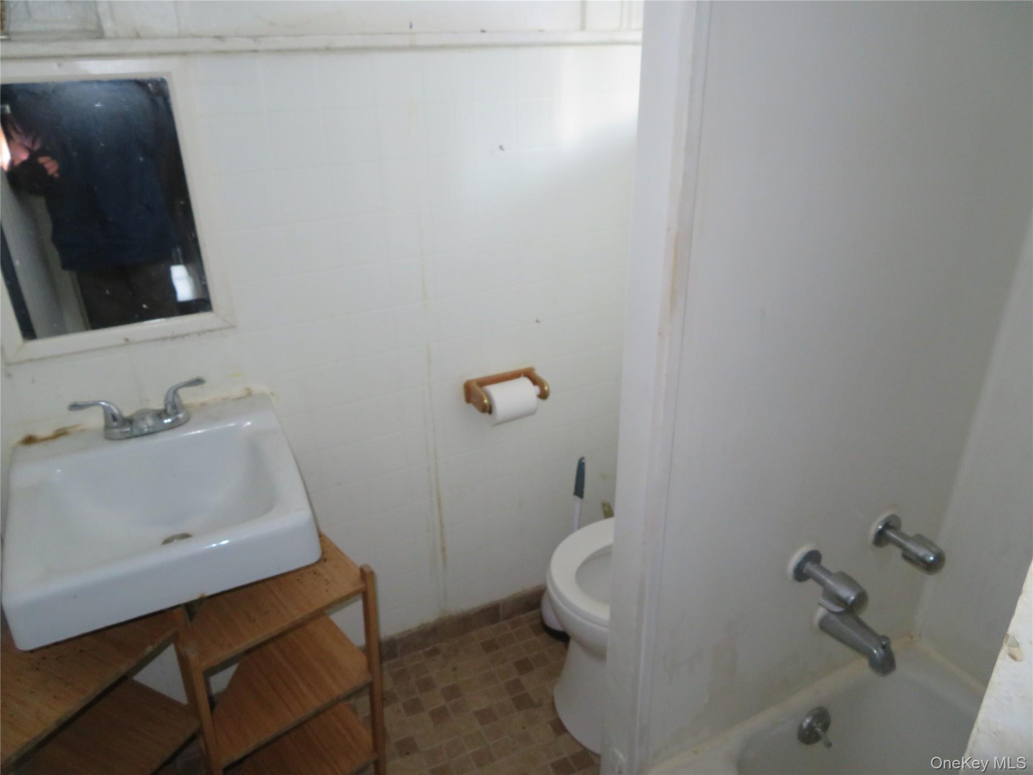 125 Hudson Terrace Property Photo 8