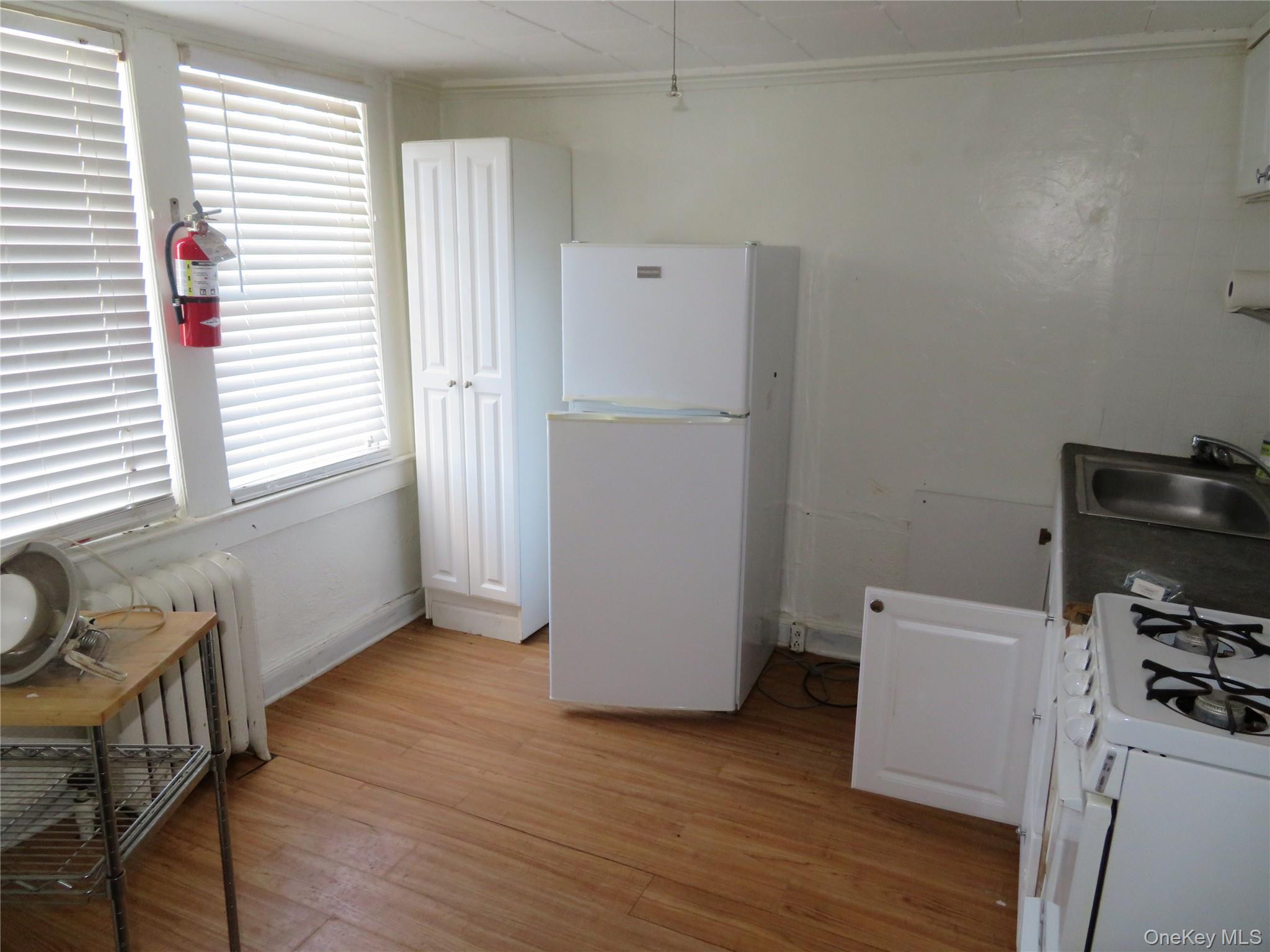 125 Hudson Terrace Property Photo 12