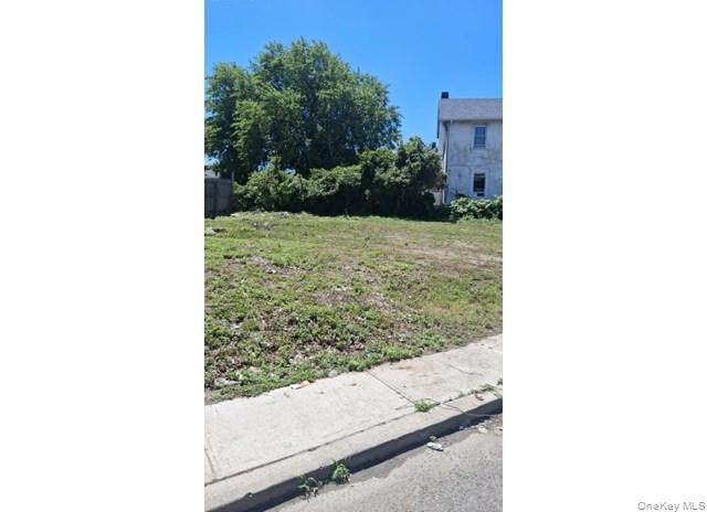 2261 Loretta Road Property Photo 3