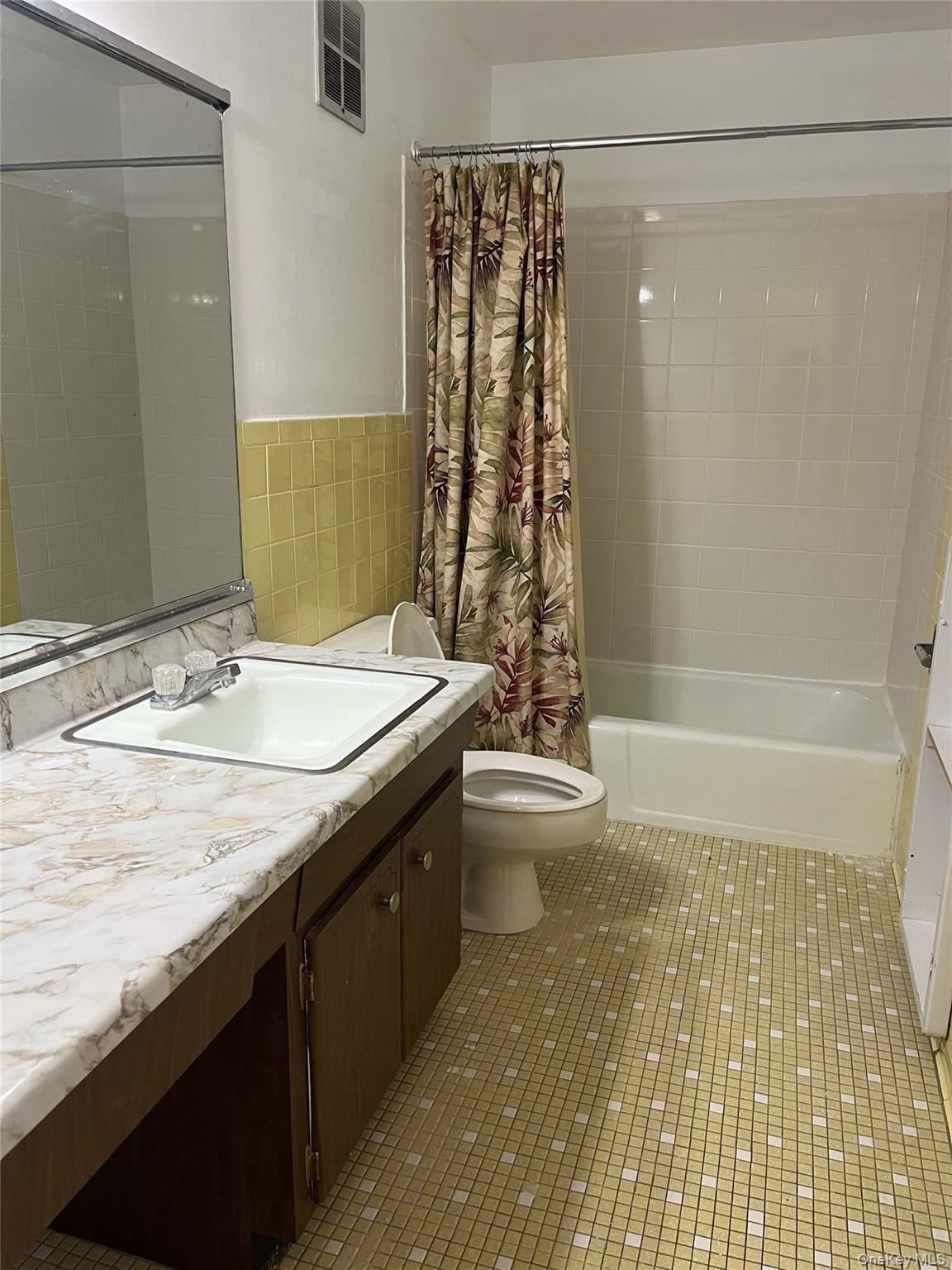 1840 Crompond Road 9b7 Property Photo 6