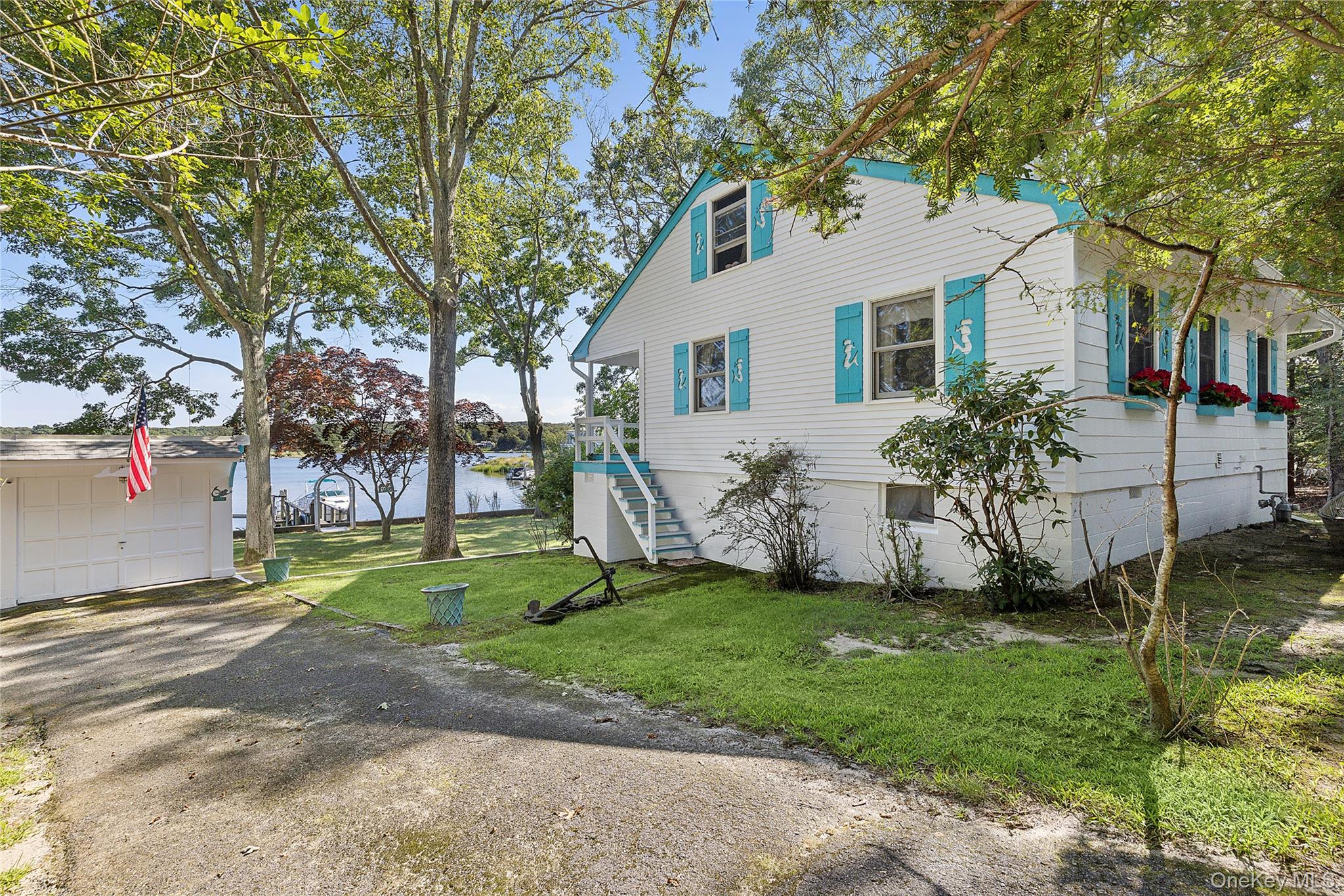 210 Redwood Road Property Photo 5