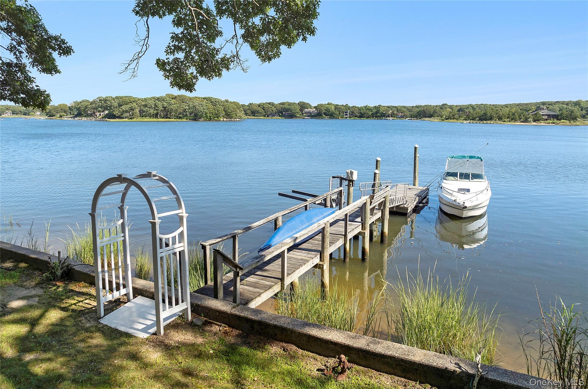 210 Redwood Road Property Photo 8