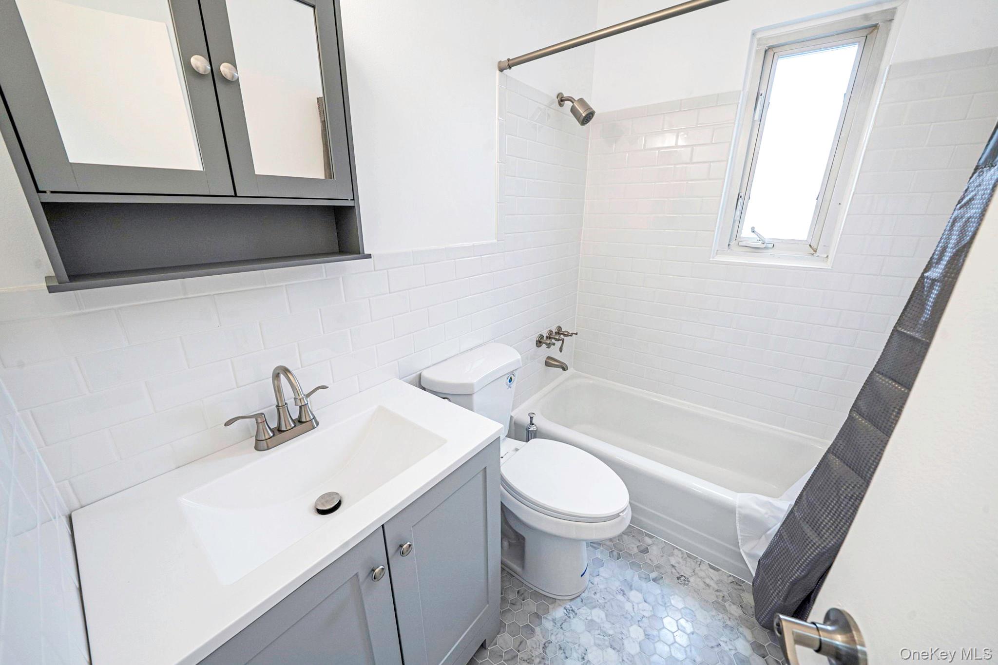 1346 Bell Blvd 211 Property Photo 4