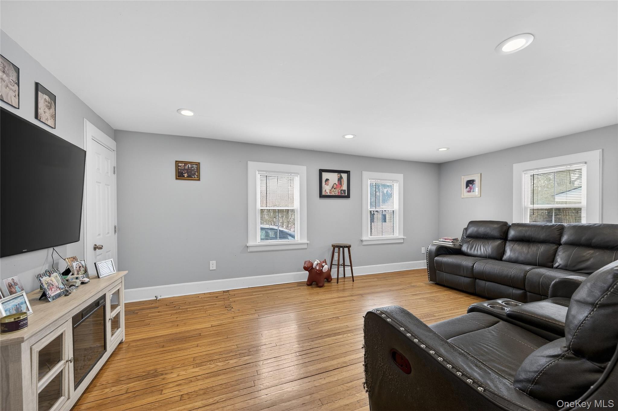 22 Perry Avenue Property Photo 8