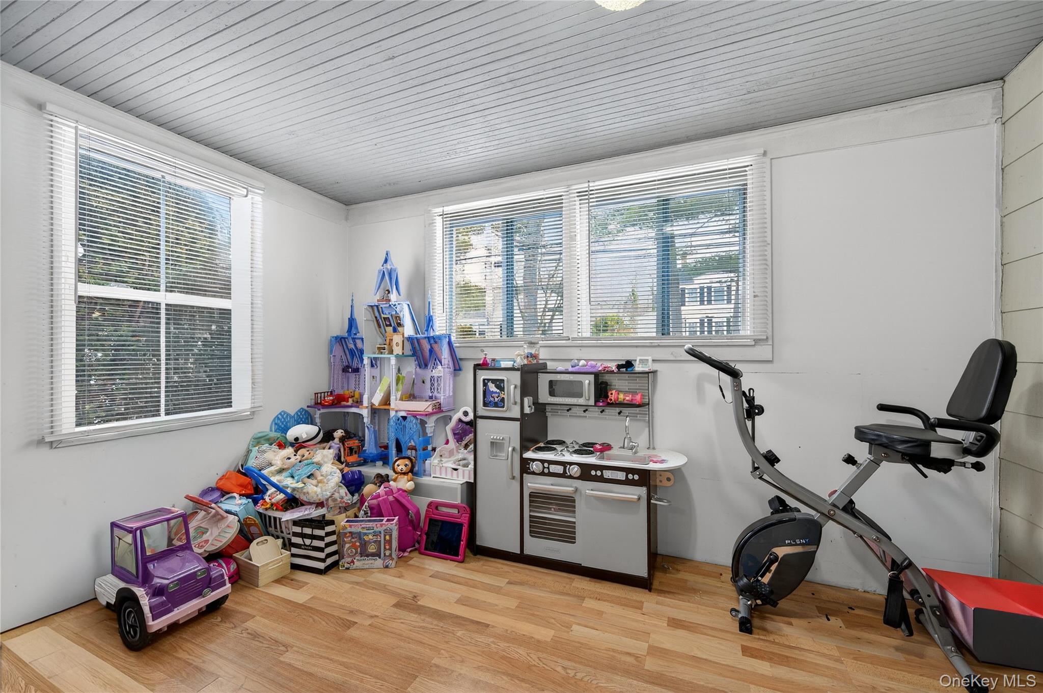22 Perry Avenue Property Photo 12
