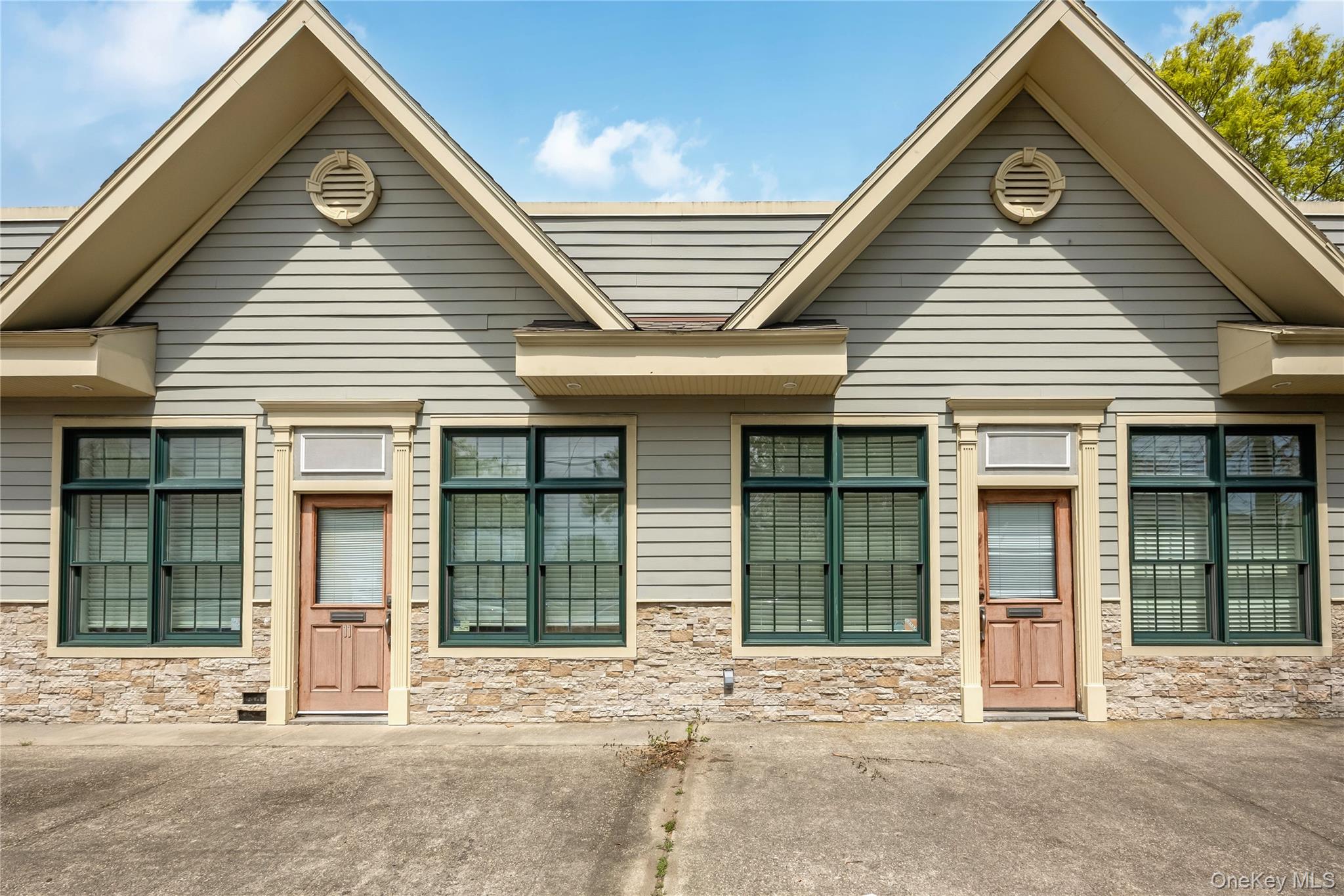 11 S Park Avenue Property Photo 1