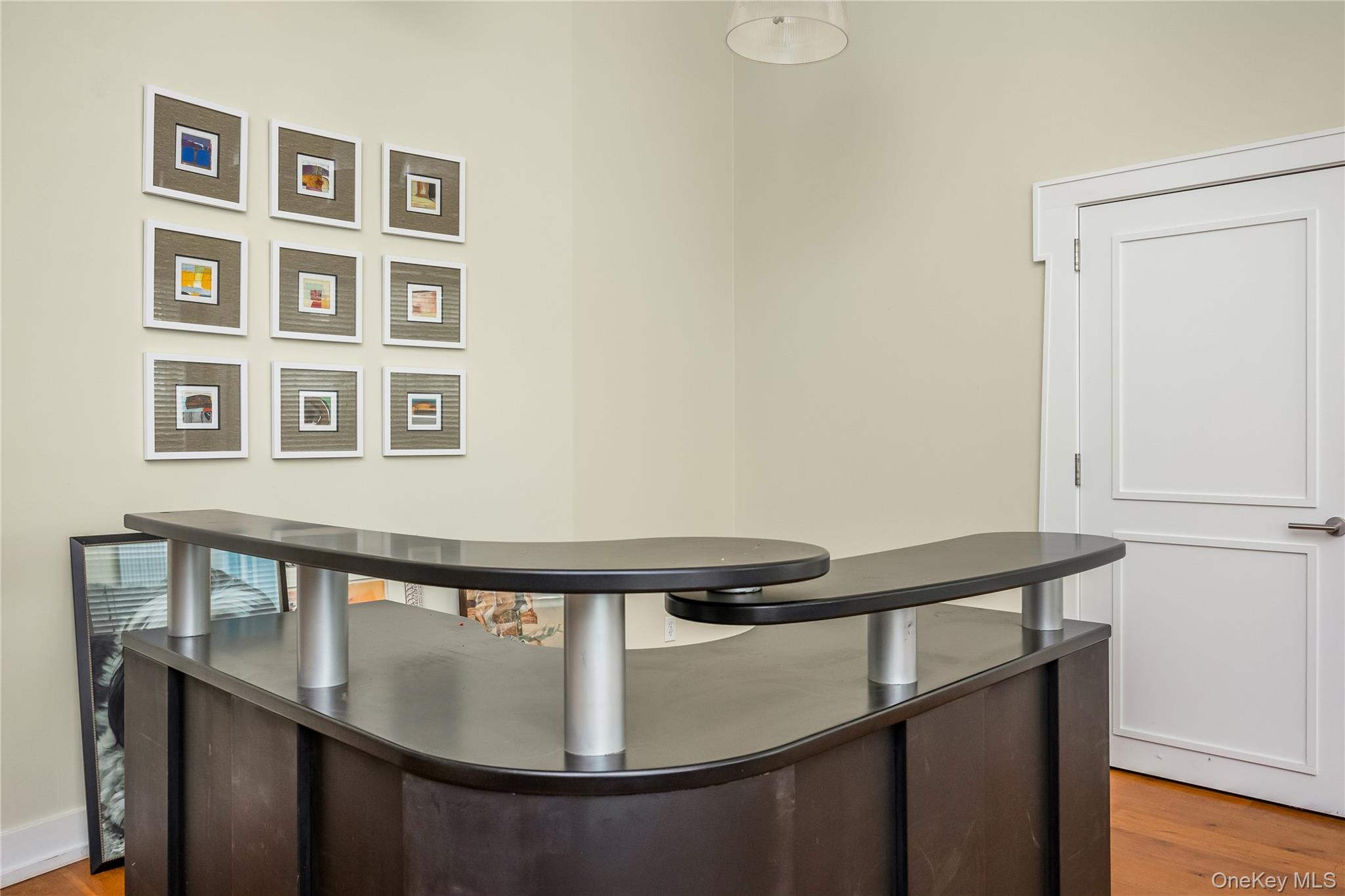 11 S Park Avenue Property Photo 3