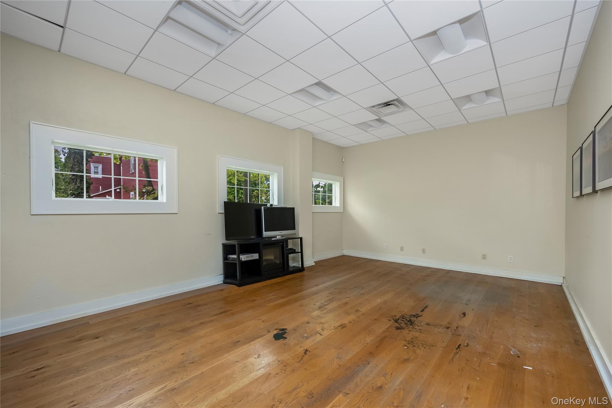 11 S Park Avenue Property Photo 14