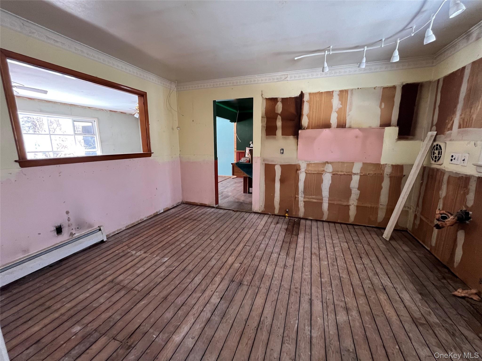 802 Tooker Avenue Property Photo 4