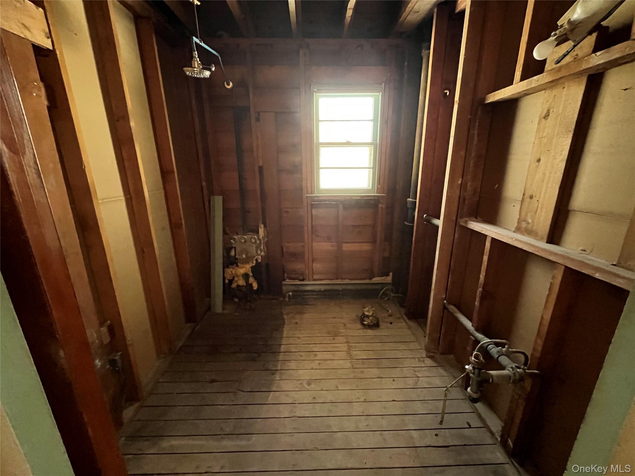 802 Tooker Avenue Property Photo 9