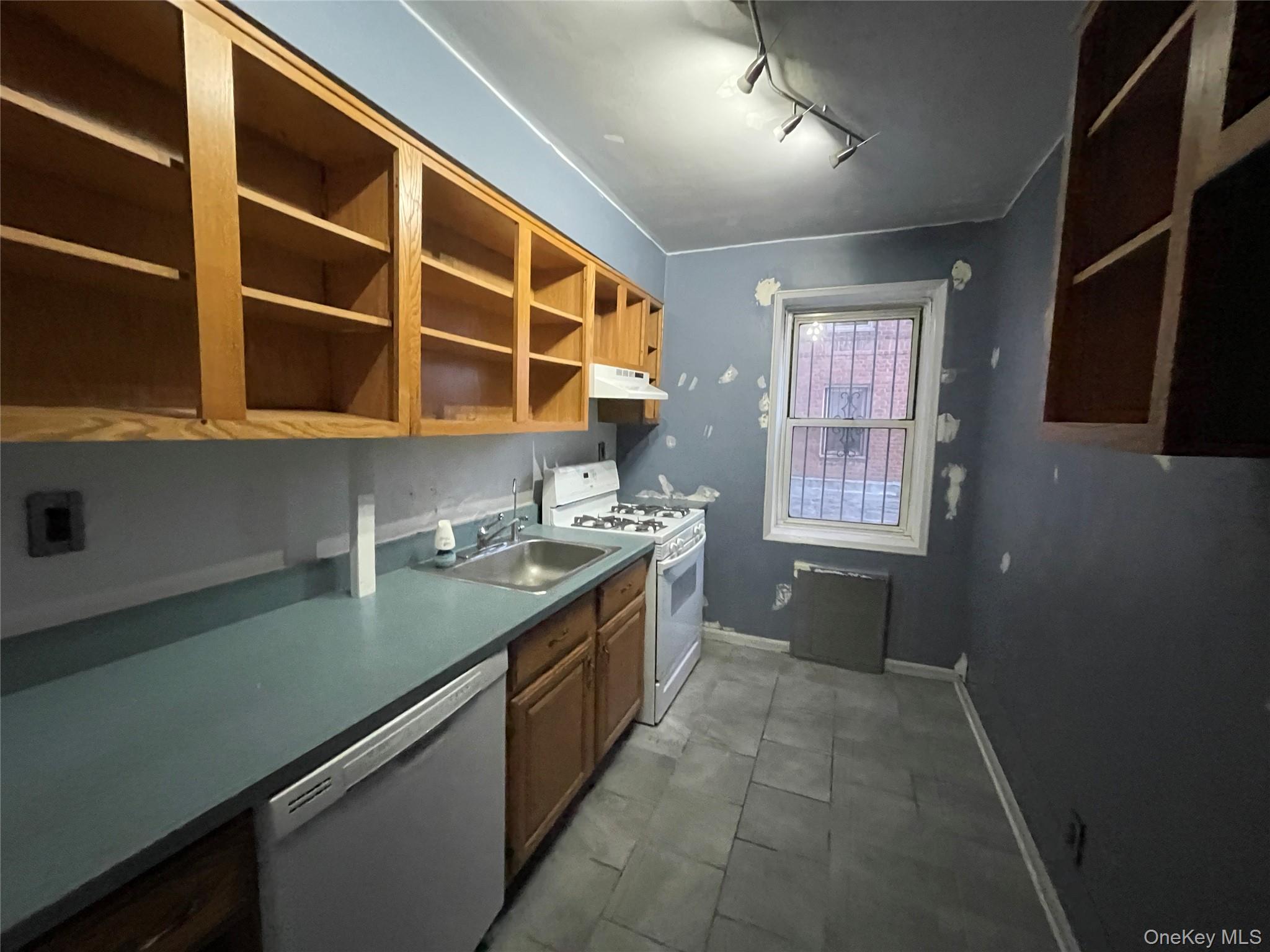 70 Locust Avenue B114 Property Photo 4
