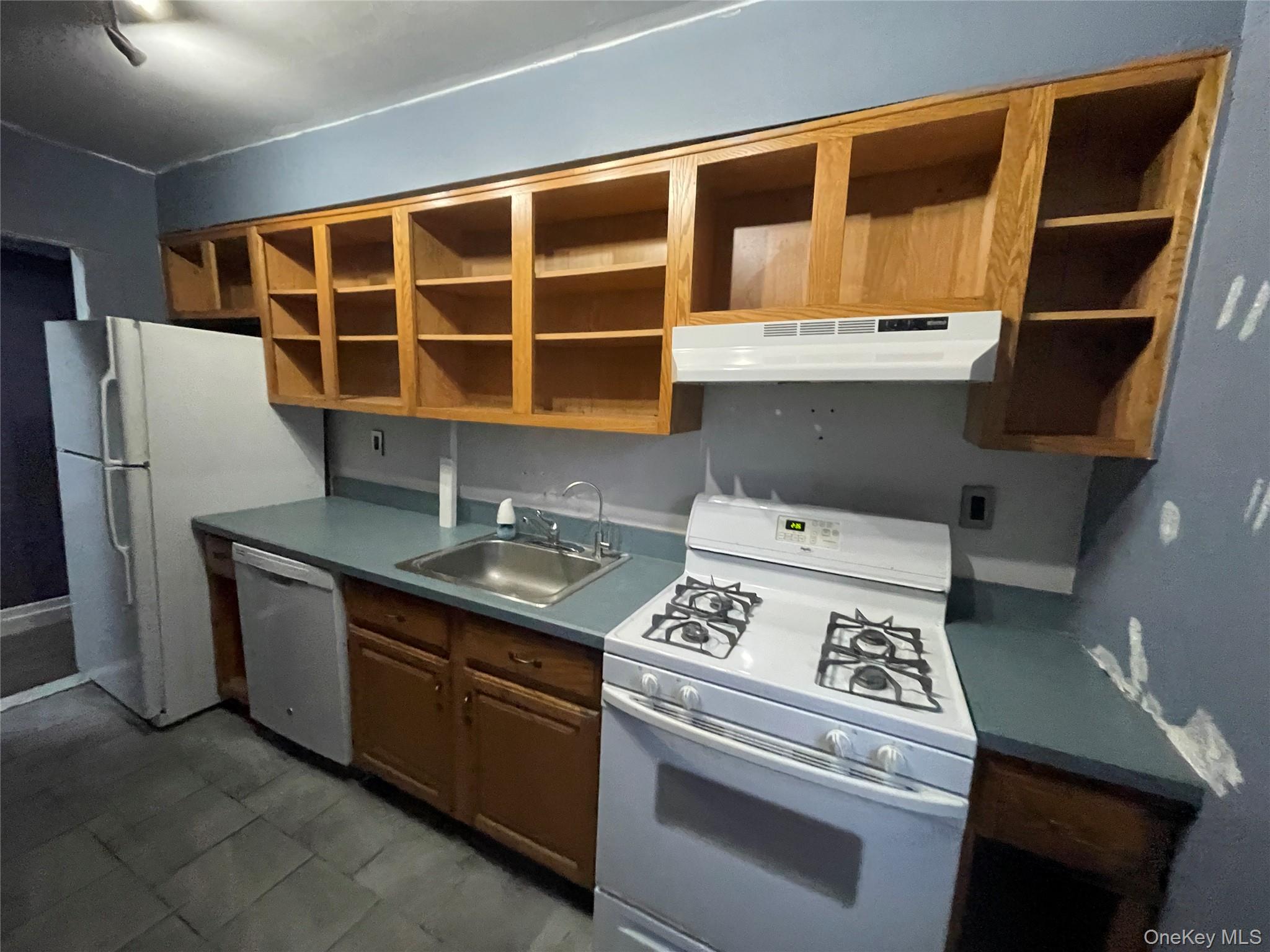 70 Locust Avenue B114 Property Photo 5