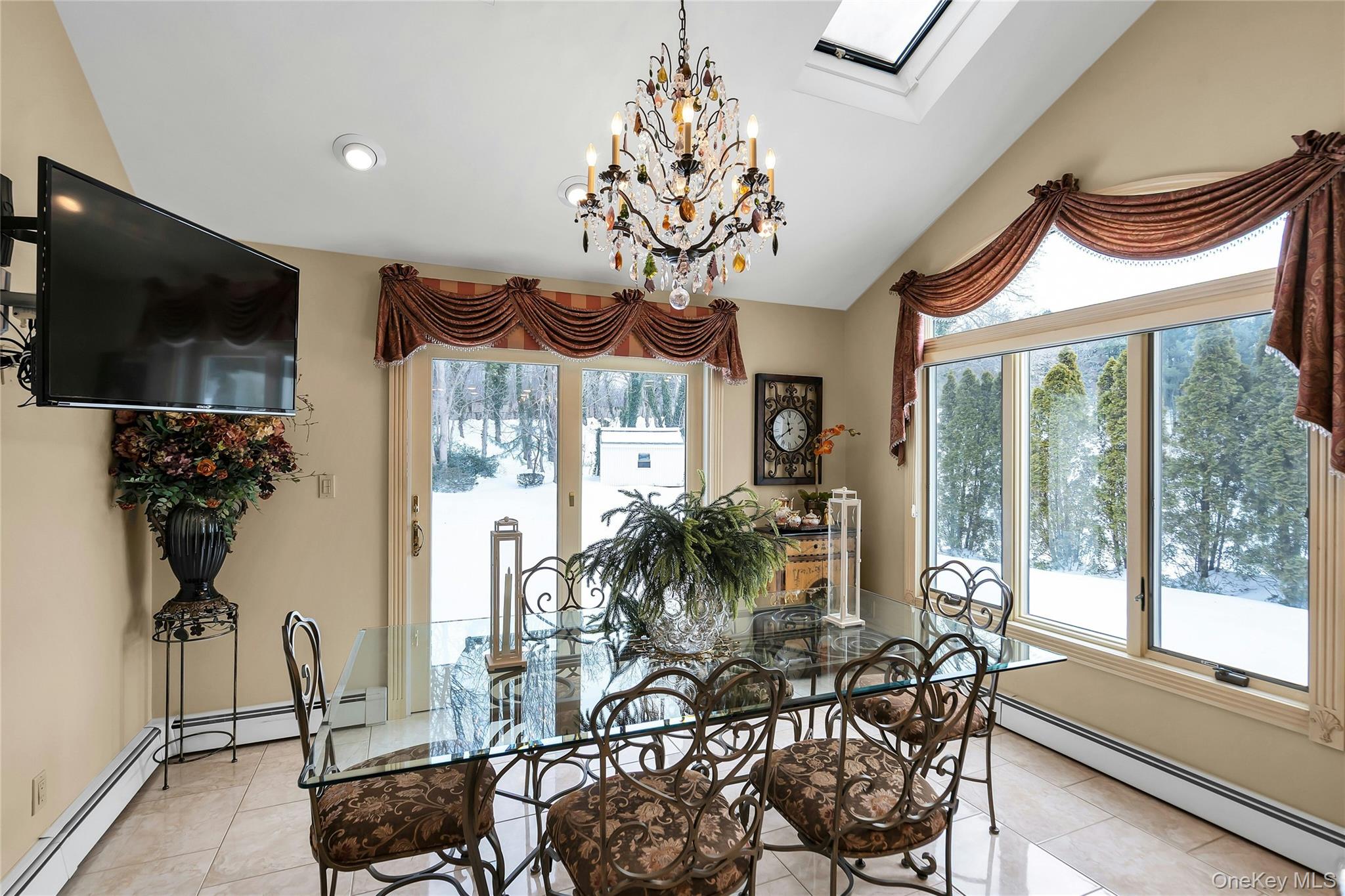 7 Albertson Lane Property Photo 8