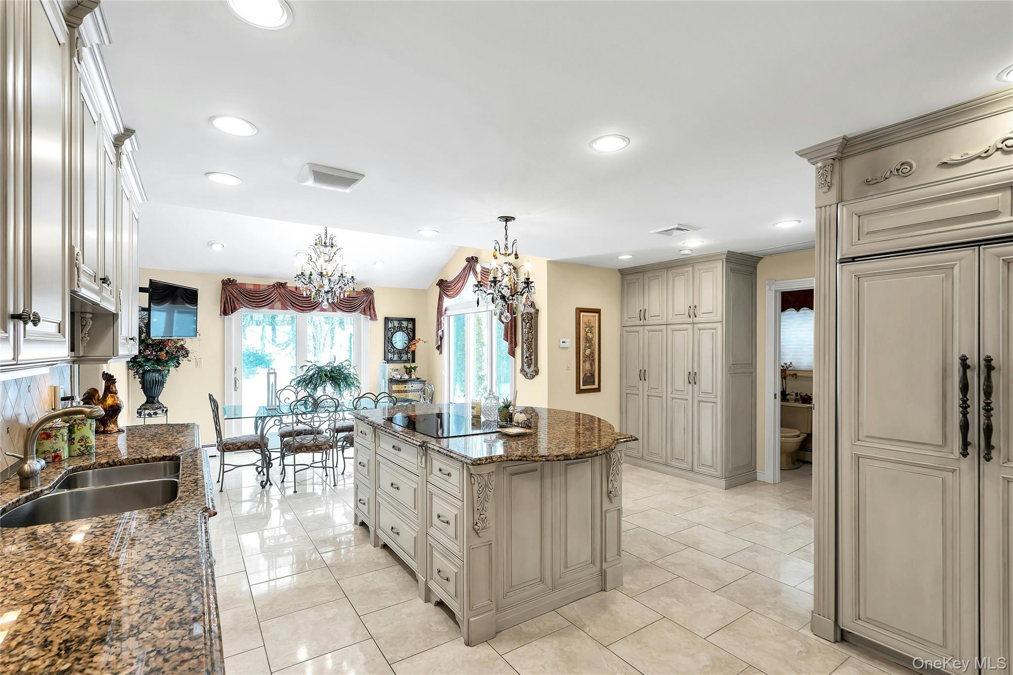 7 Albertson Lane Property Photo 10