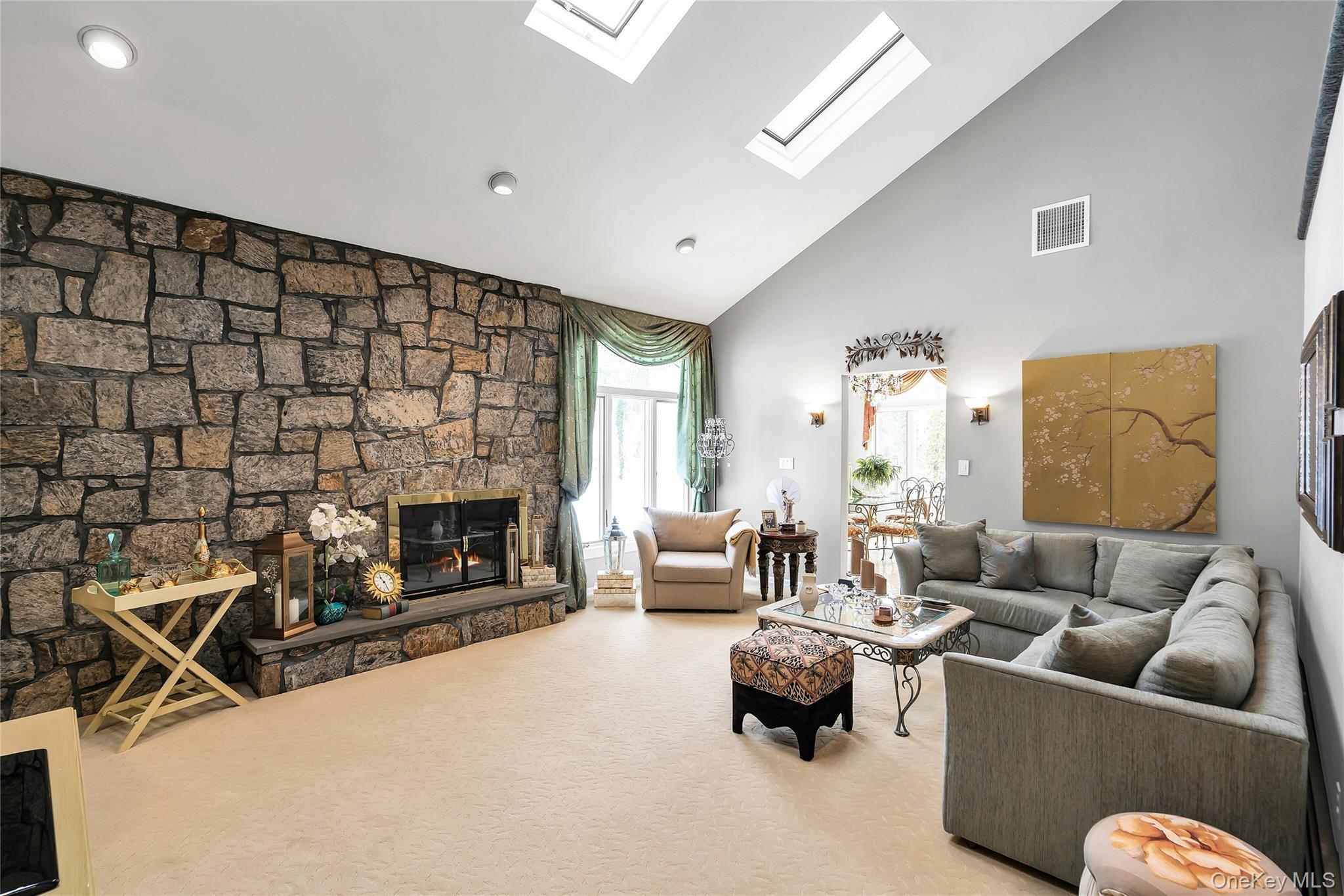 7 Albertson Lane Property Photo 14
