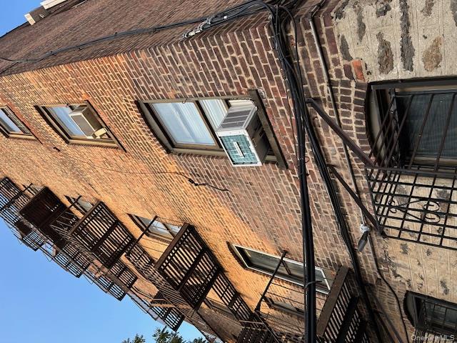 2431 Crotona Avenue Property Photo 4