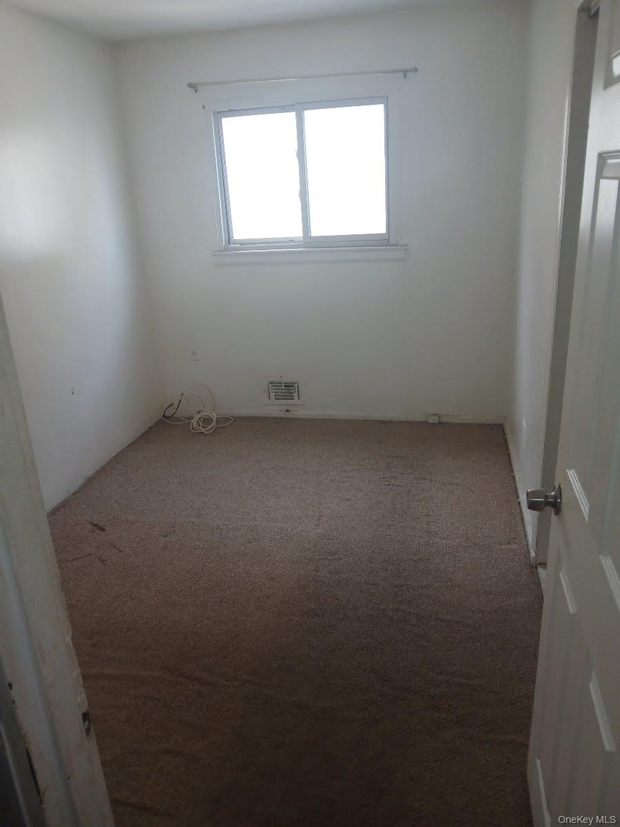 255-29 149th Road Property Photo 8