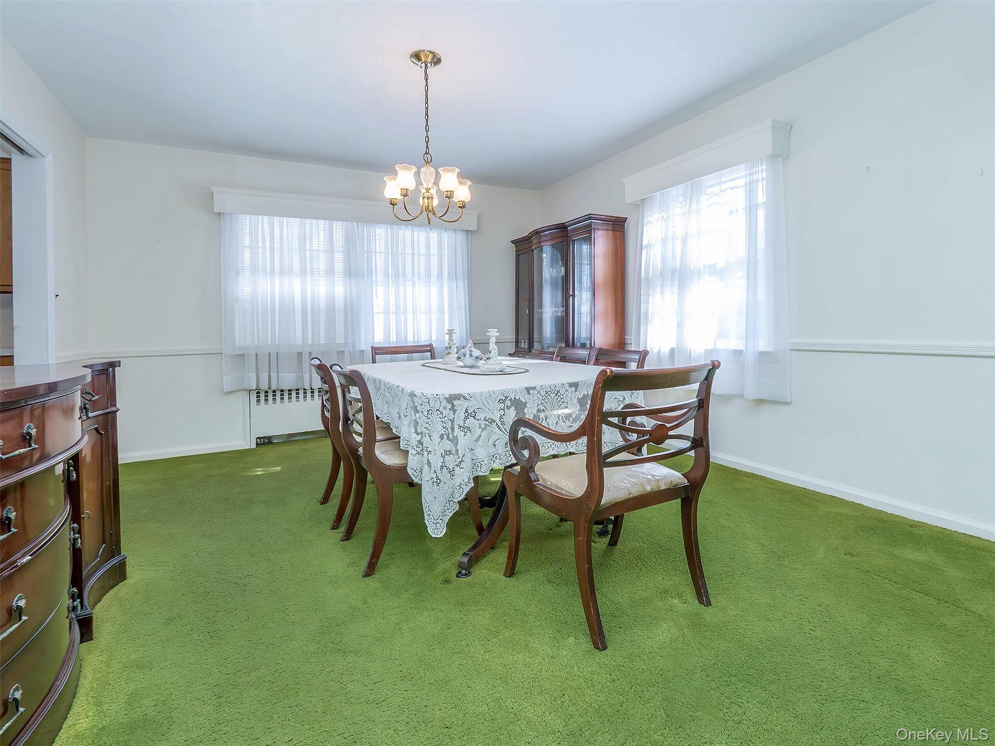 856 Glen Cove Avenue Property Photo 8