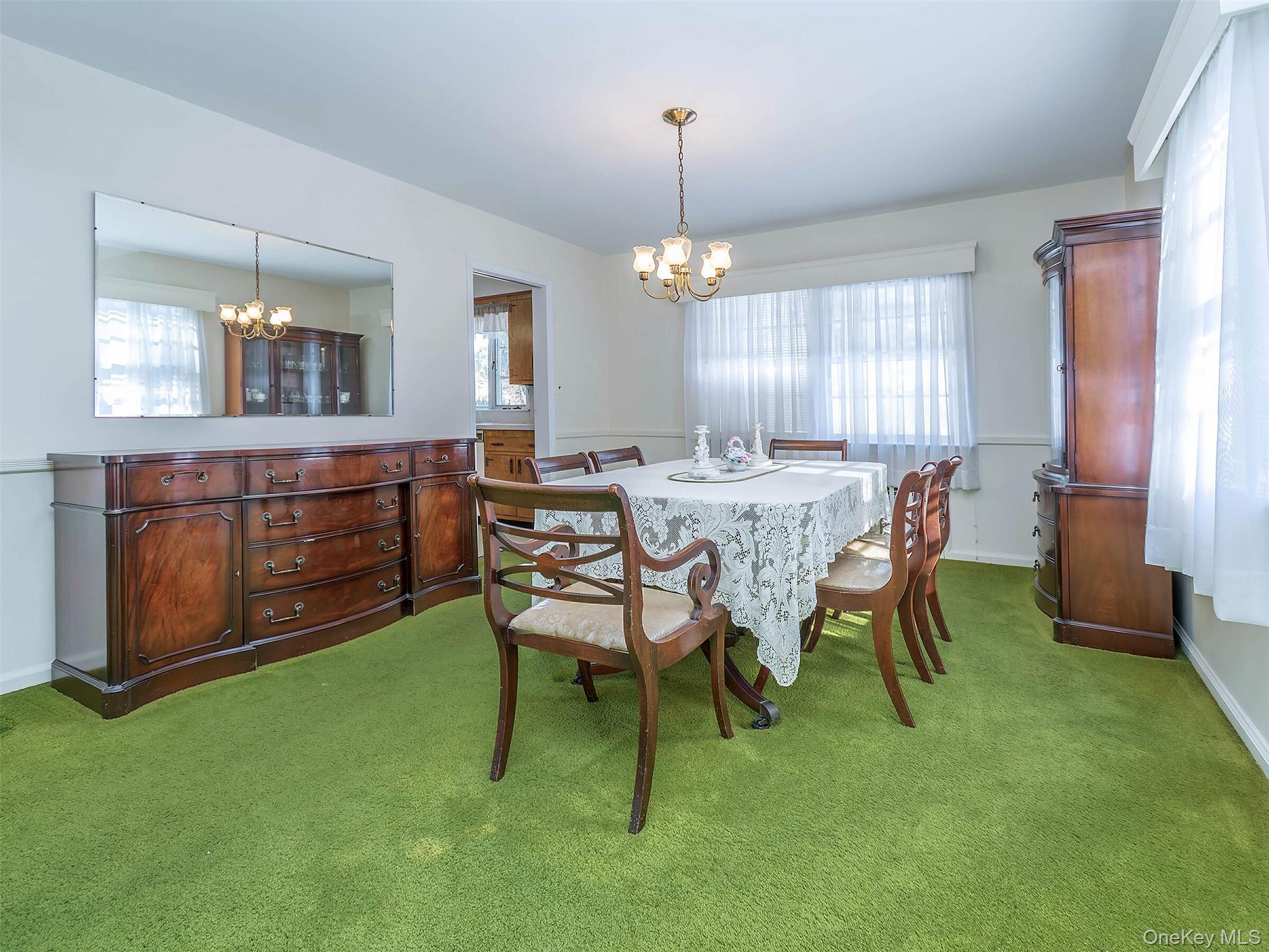 856 Glen Cove Avenue Property Photo 9