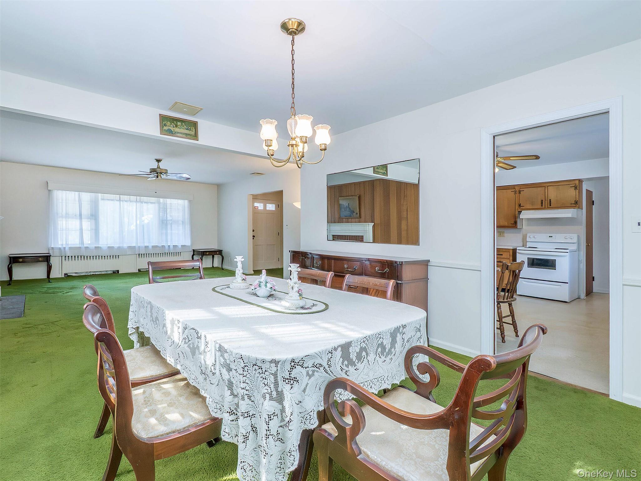 856 Glen Cove Avenue Property Photo 10