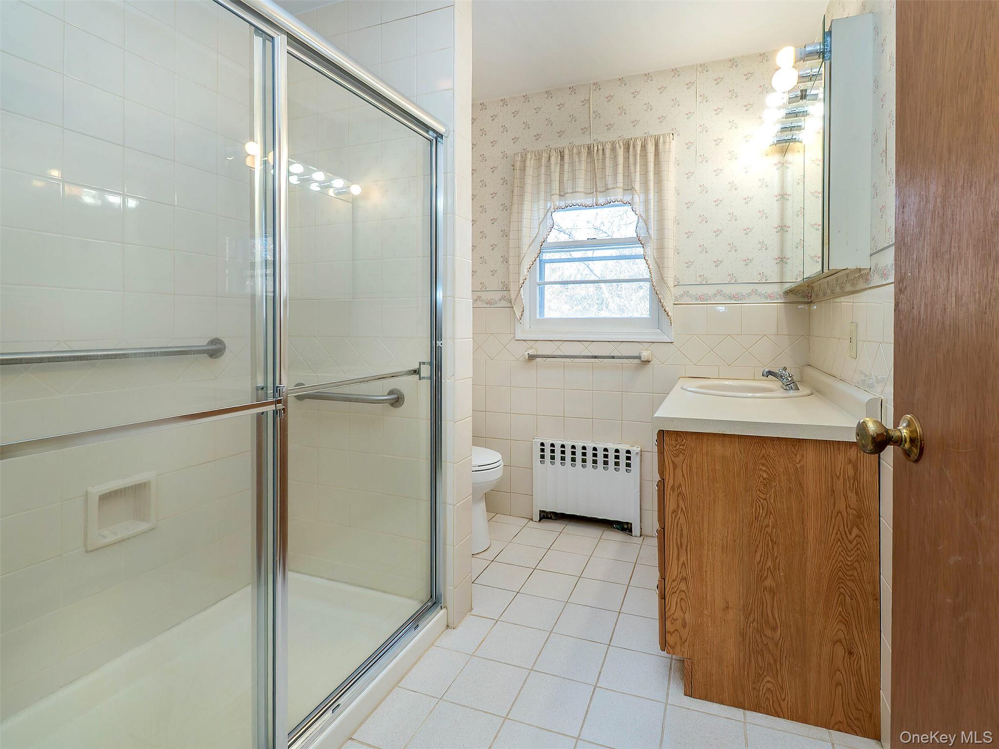 856 Glen Cove Avenue Property Photo 22