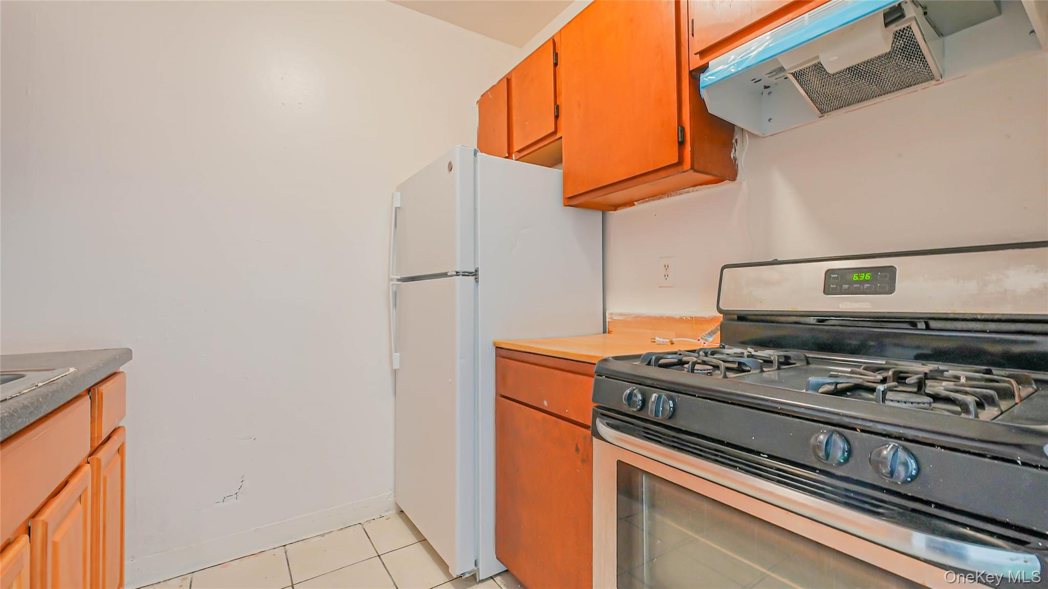381 E 152nd Street Property Photo 5