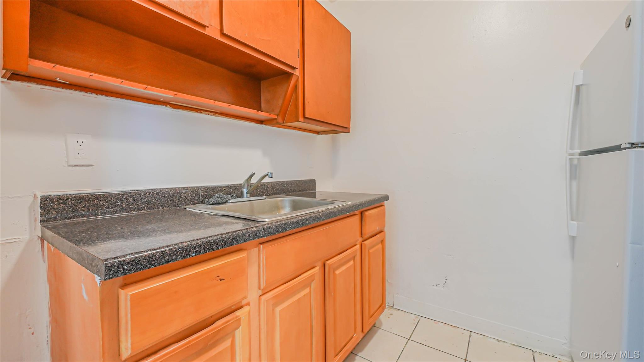 381 E 152nd Street Property Photo 6