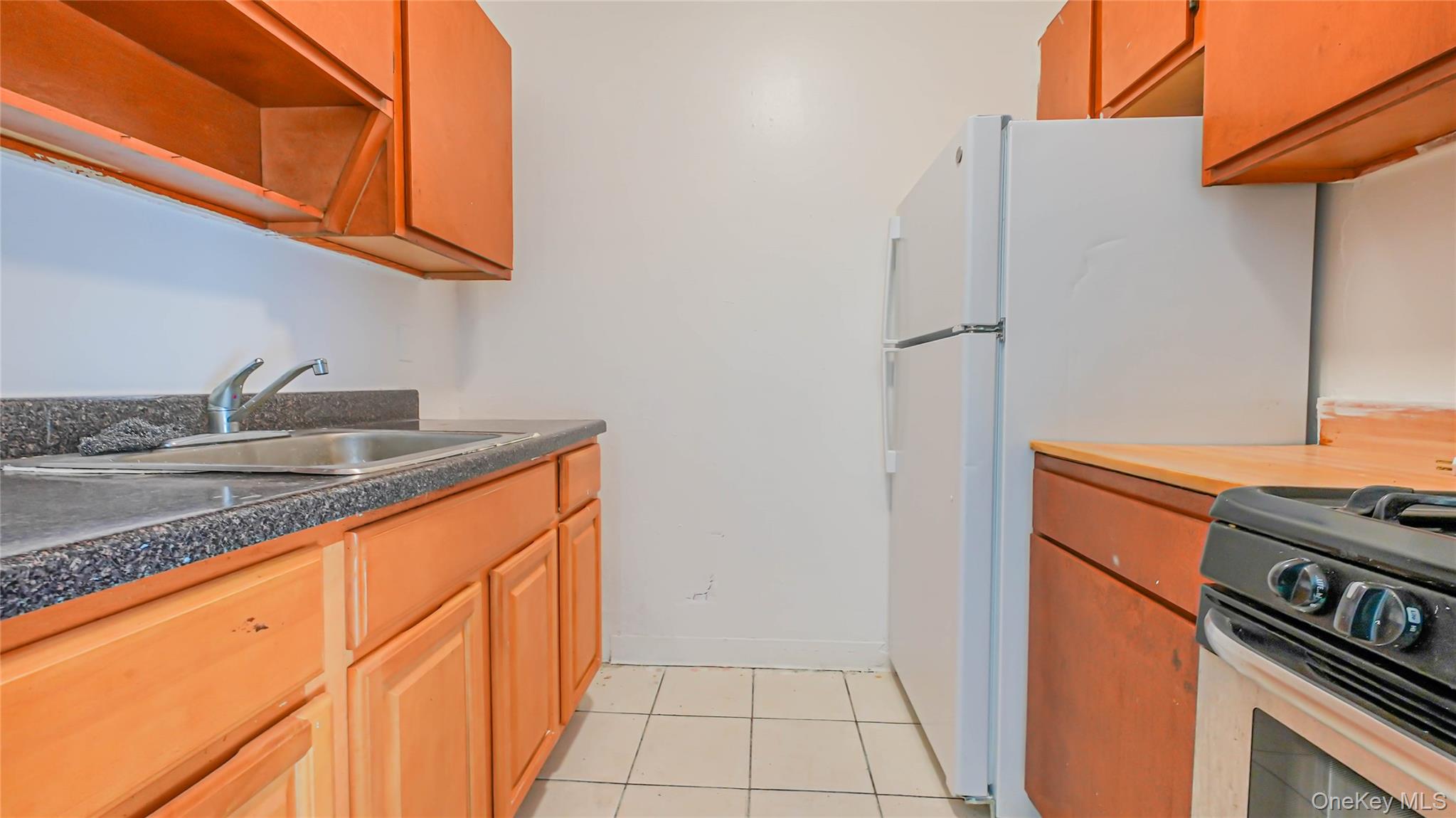 381 E 152nd Street Property Photo 7