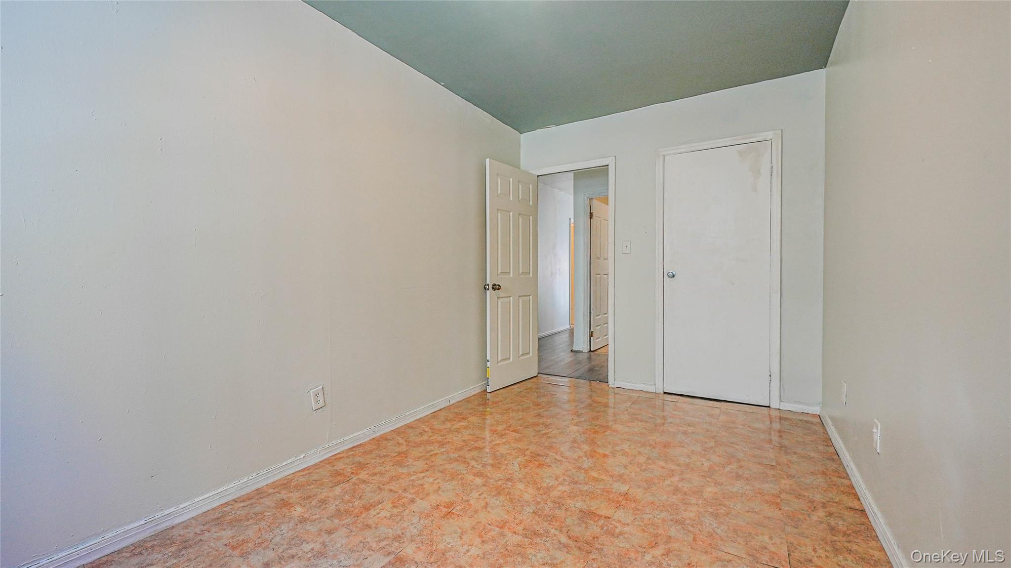 381 E 152nd Street Property Photo 12