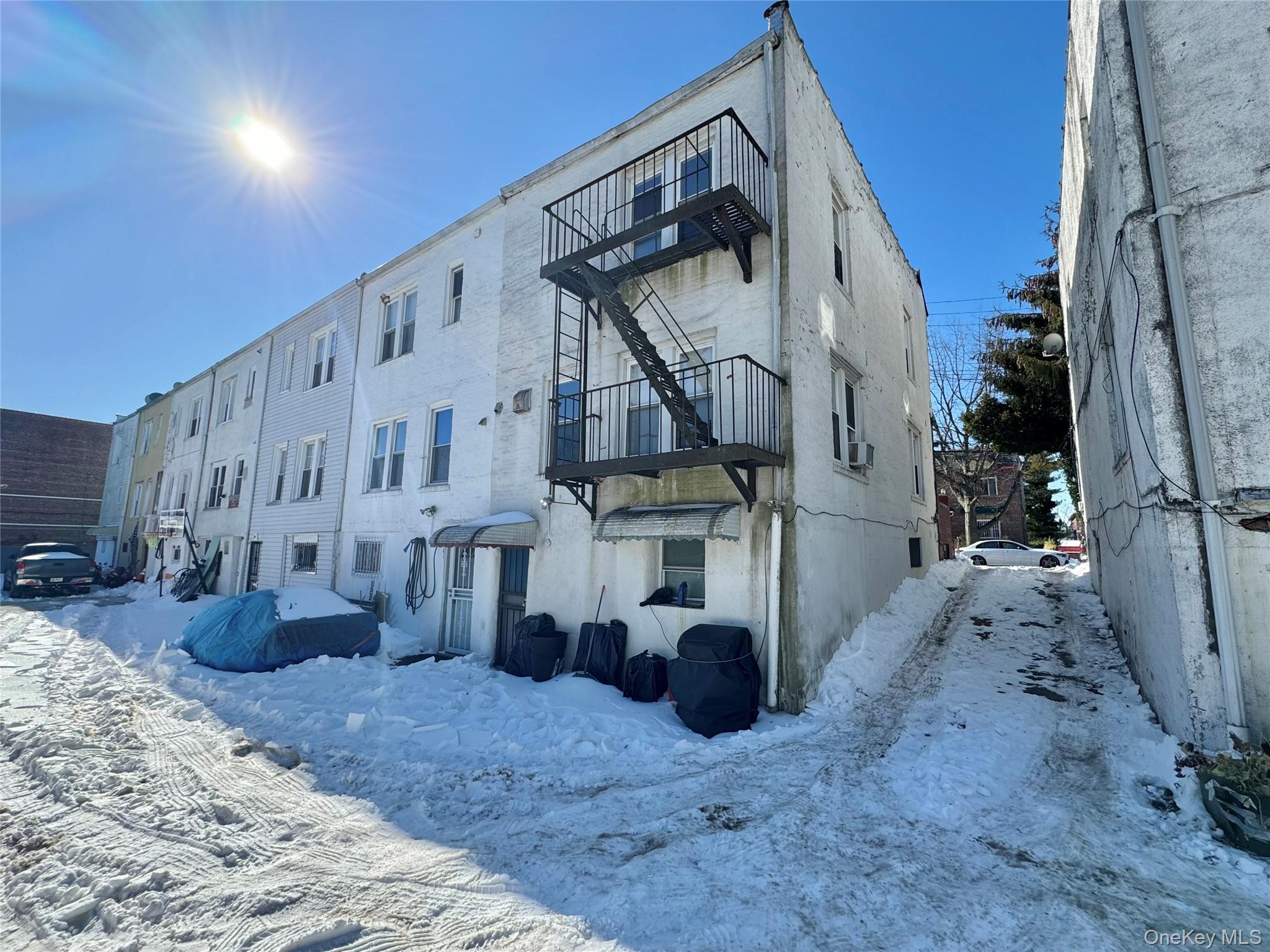 11527 122nd Street Property Photo 11