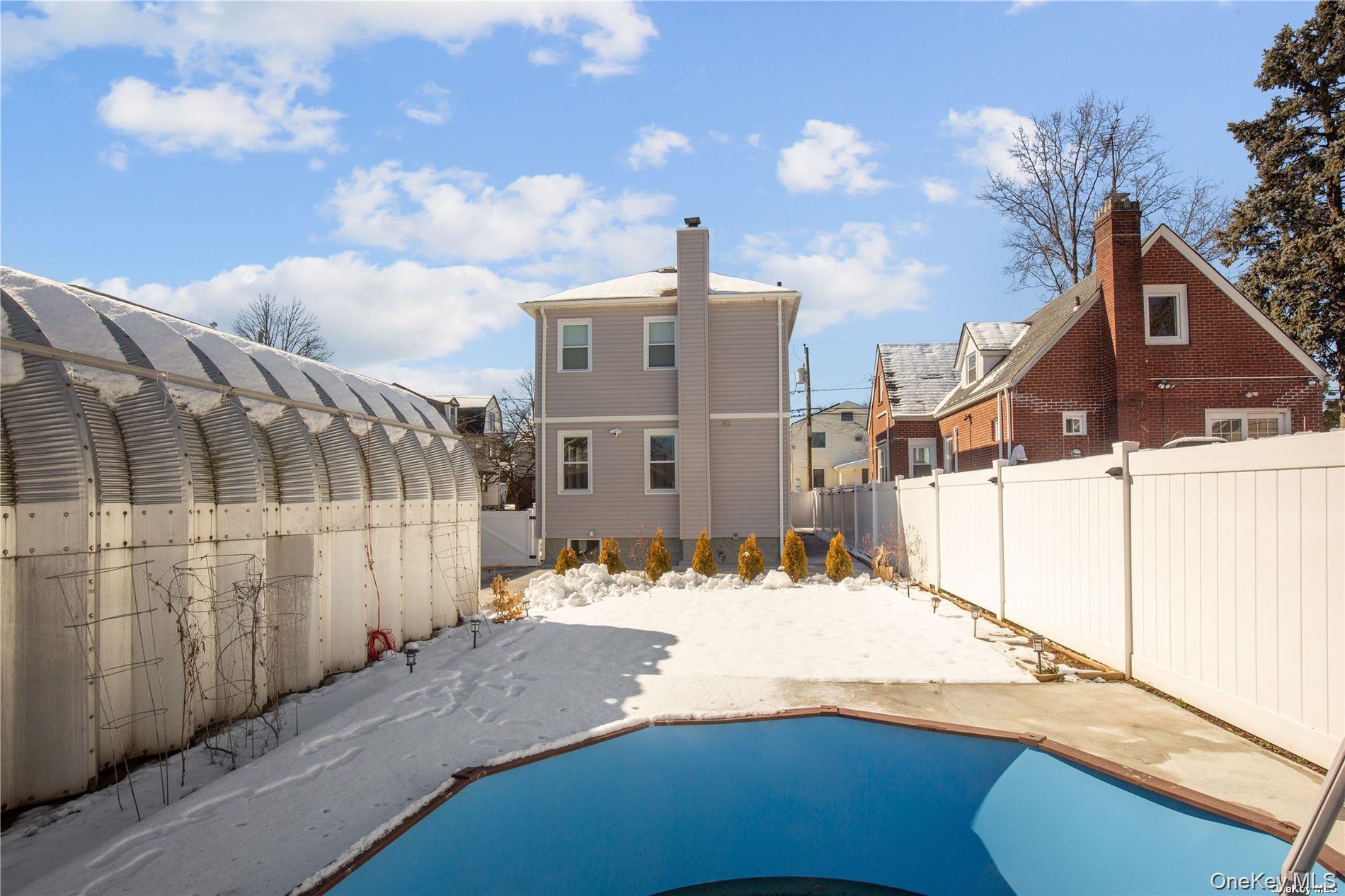 35 Barwick Street Property Photo 45