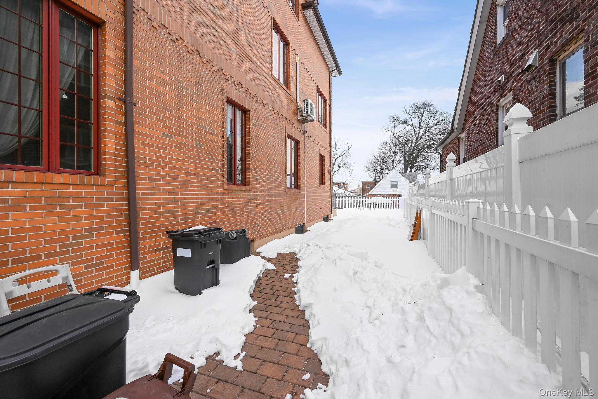 6537 169th Street Property Photo 6