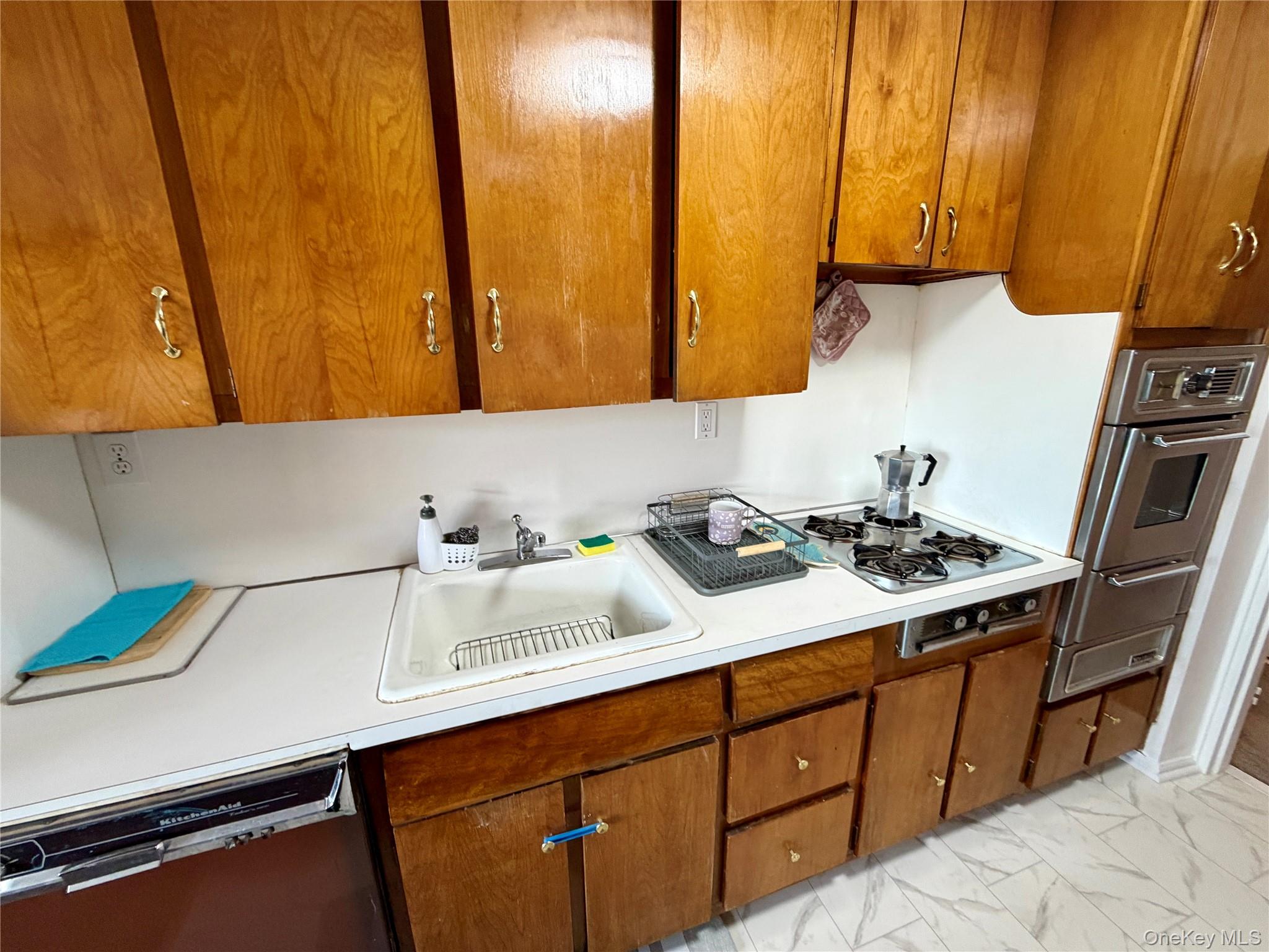 89-35 155 Avenue 4c Property Photo 12