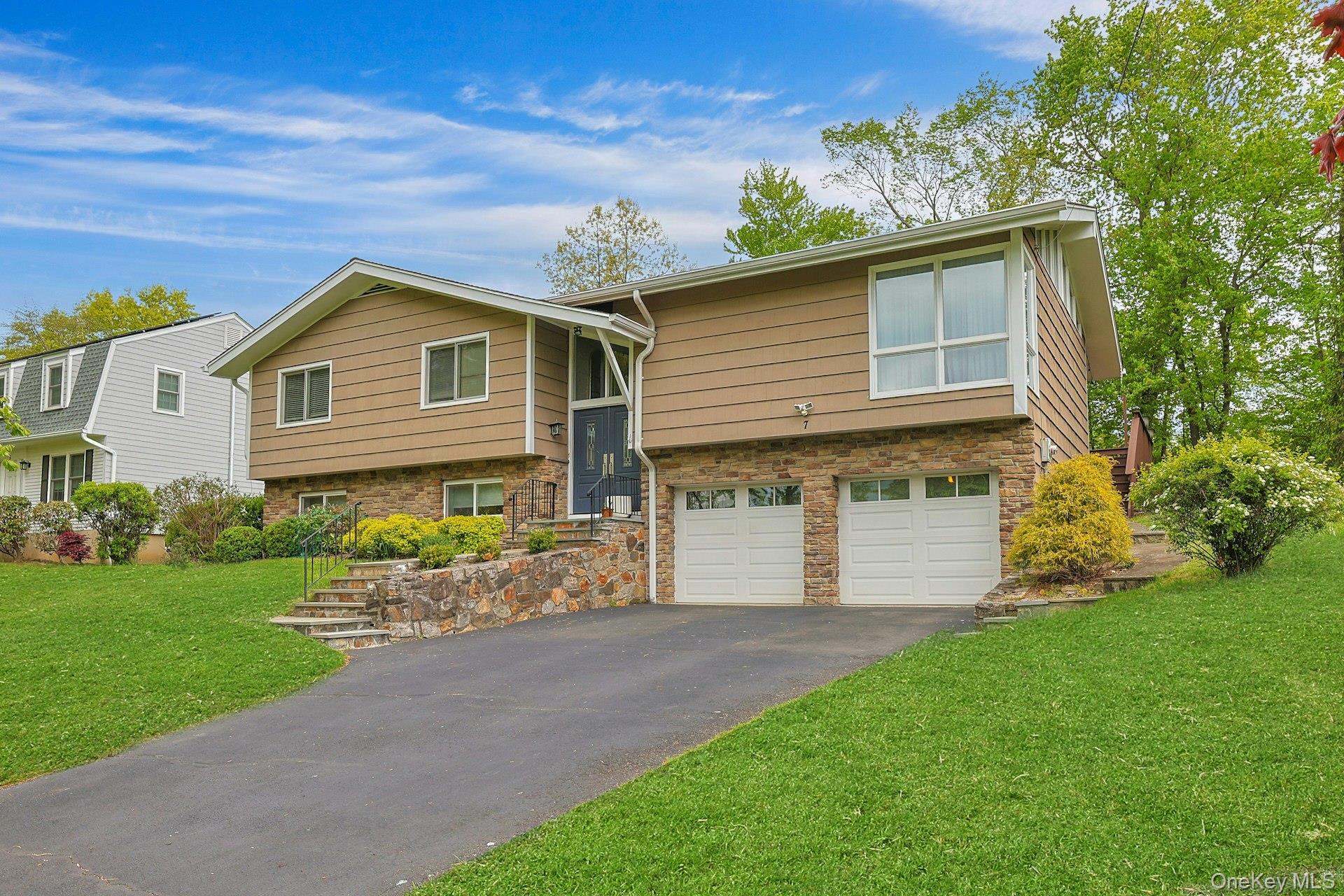 7 Lorenz Drive Property Photo 2